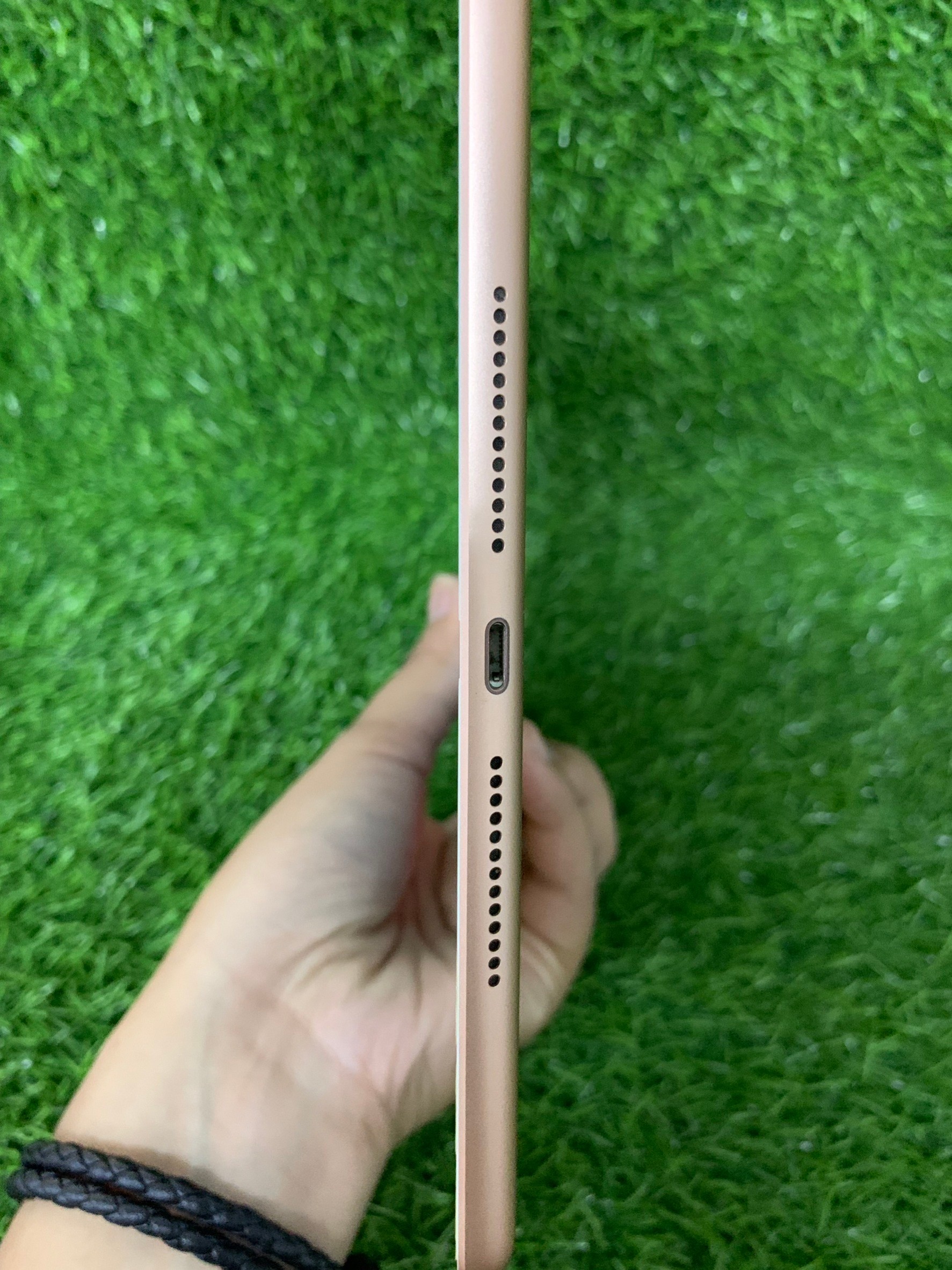 ไอแพด Apple iPad Gen7 Wi-Fi+Cellular 2019 (10.2", 128GB, Gold) - ไม่มีที่ชาร์ต