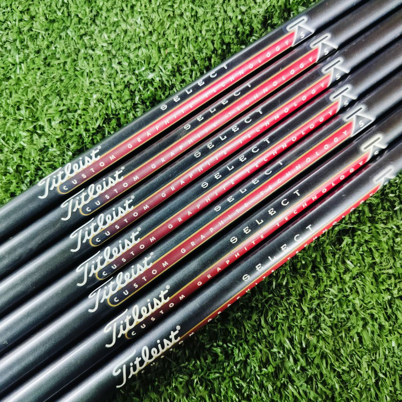 ก้านกราไฟต์สำหรับใส่ชุดเหล็ก Titleist SELECT CUSTOM GRAPHITE FLEX S สำหรับใส่เหล็ก 3 - 9 ก้านสุดยอดคุณภาพ สภาพดีมากค่ะ ก้านไม้กอล์ฟพรีเมี่ยมมือสอง ของแท้ By NakaraLuxurious