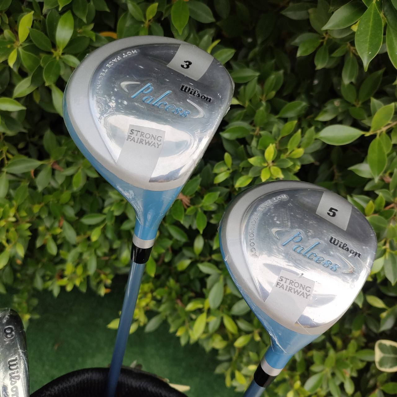 **ไม้กอล์ฟสำหรับผู้หญิง** LADYSET WILSON PALCESS ของใหม่มือหนึ่ง คุณภาพดีมาก ชุดนี้ไม่มี Driver และเหล็กยาว เพราะ Driver และ ไฮบริด เป็นไม้พิเศษที่สามารถไปเลือกซื้อแยกชิ้น เพื่อที่จะได้หัวใหญ่และเทคโนโลยีทันสมัย อย่างในปัจจุบัน ไม้กอล์ฟมือสอง ของแท้ BY Na