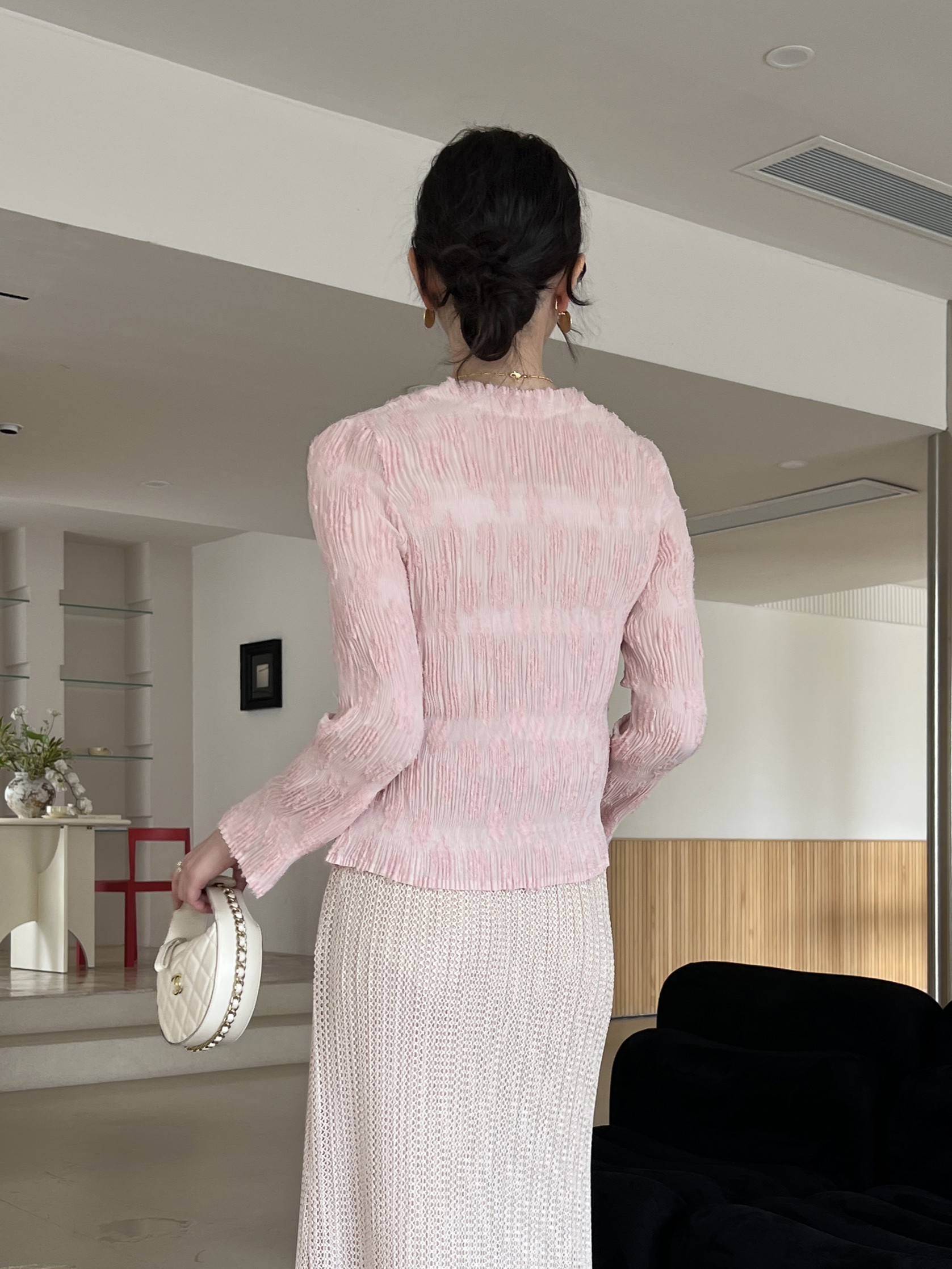 ปรับราคาลง20%!! 2MUAY รุ่น GJO2025 เสื้ออัดพลีทคุณภาพ V NECK BUTTON FRONT CRINKLE PLEATED TOP 6 สี FREE SIZE