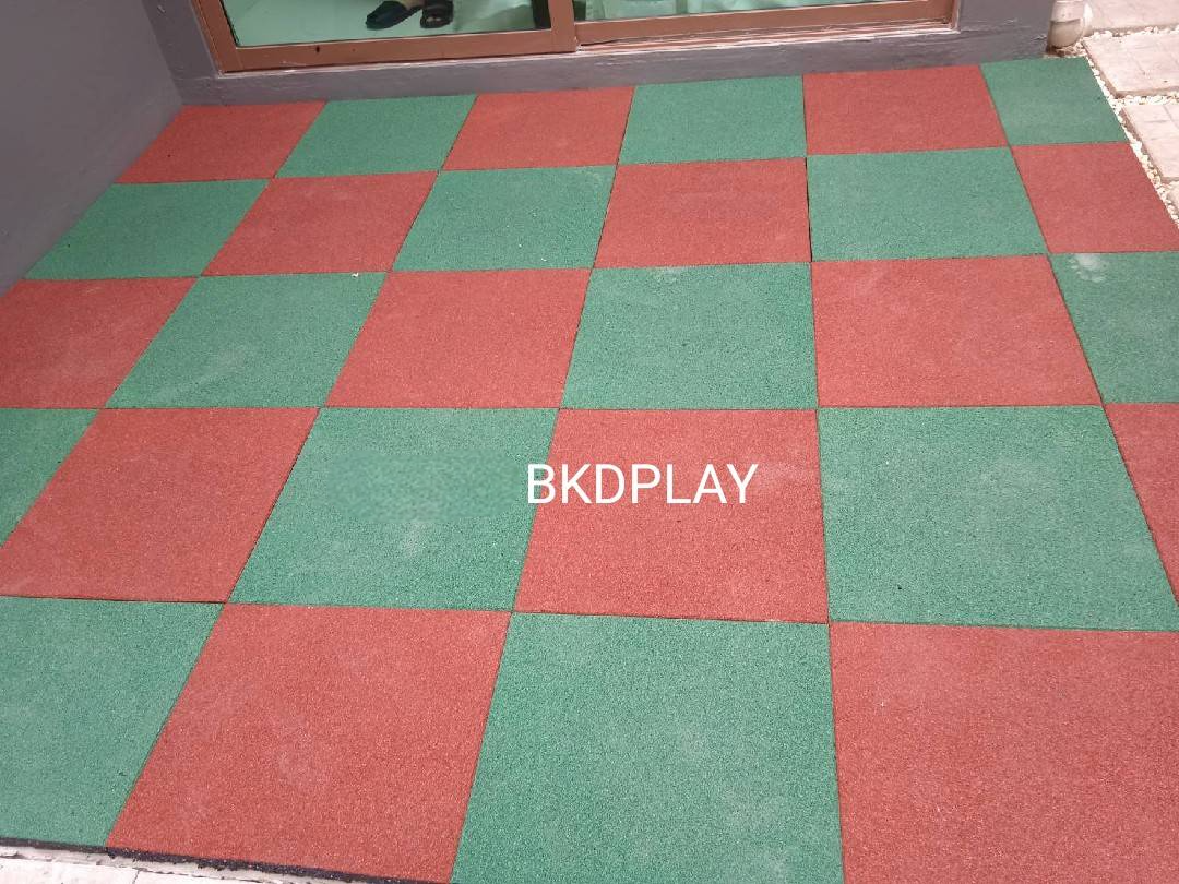 แผ่นยาง EPDM ราคาต่อ1ตร.ม. 4แผ่น แผ่นยางสังเคราะห์ ,แผ่นปูกันกระแทก,แผ่นปูพื้นสนามเด็กเล่น, พื้นยางEPDM ,ปูสนามเด็กเล่น,สนามกีฬา ห้องฟิตเนส พร้อมส่ง ราคาโรงงาน มีสีดำ เทา น้ำเงิน เหลือง แดง เขียว