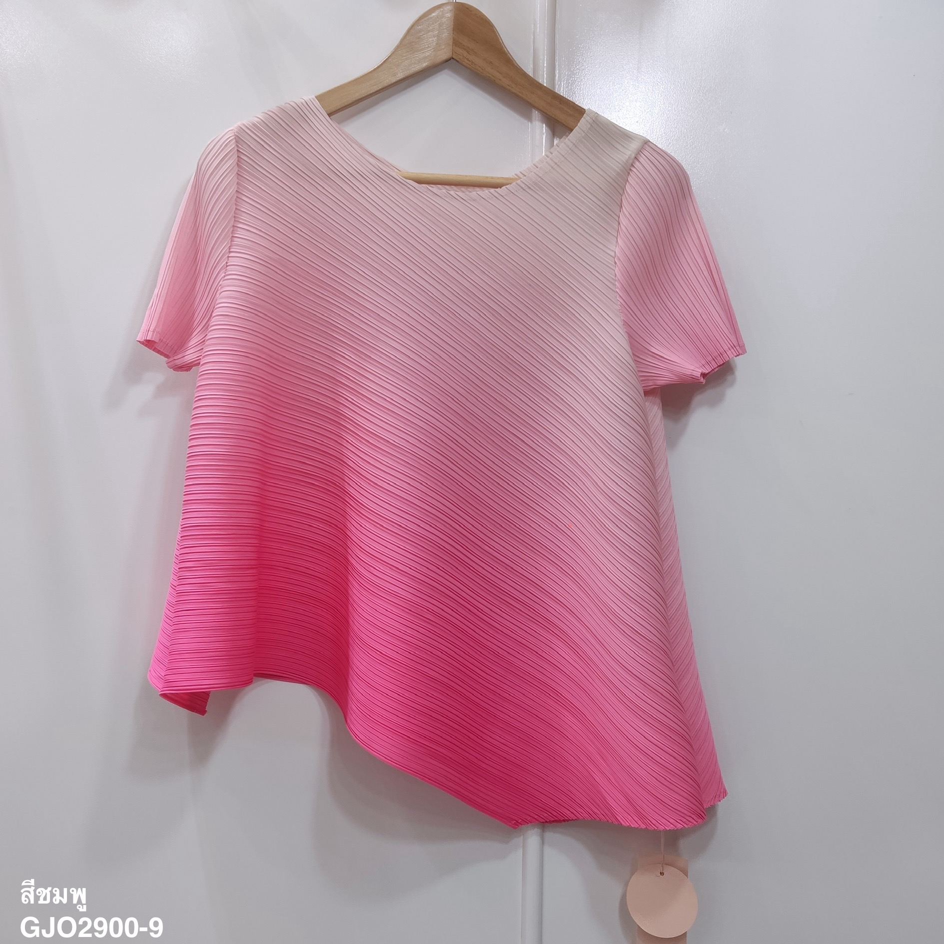 ปรับราคาลง20%!! 2MUAY รุ่น GJO2900-9 เสื้อพลีทคุณภาพ SHORT SLEEVE ASYMMETRIC GRADIENT PLEATED TOP 4 สี FREE SIZE