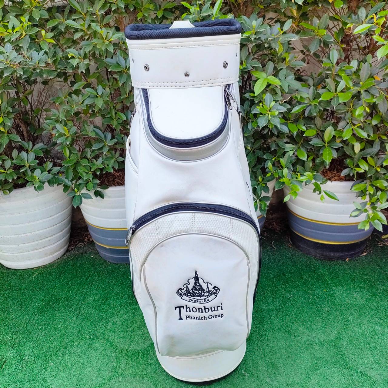ถุงกอล์ฟ MERCEDES-BENZ มือสอง สีขาว สวย ใส่ไม้และอุปกรณ์ได้เยอะ