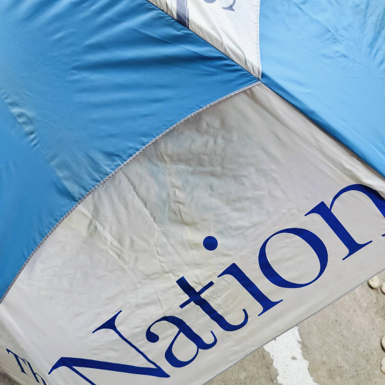 ร่มกอล์ฟ THE NATION มือสอง ลายหนังสือพิมพ์สุดเท่ห์ ของแทร่ ไม่เหมือนใคร ร่มสองชั้น กัน UV