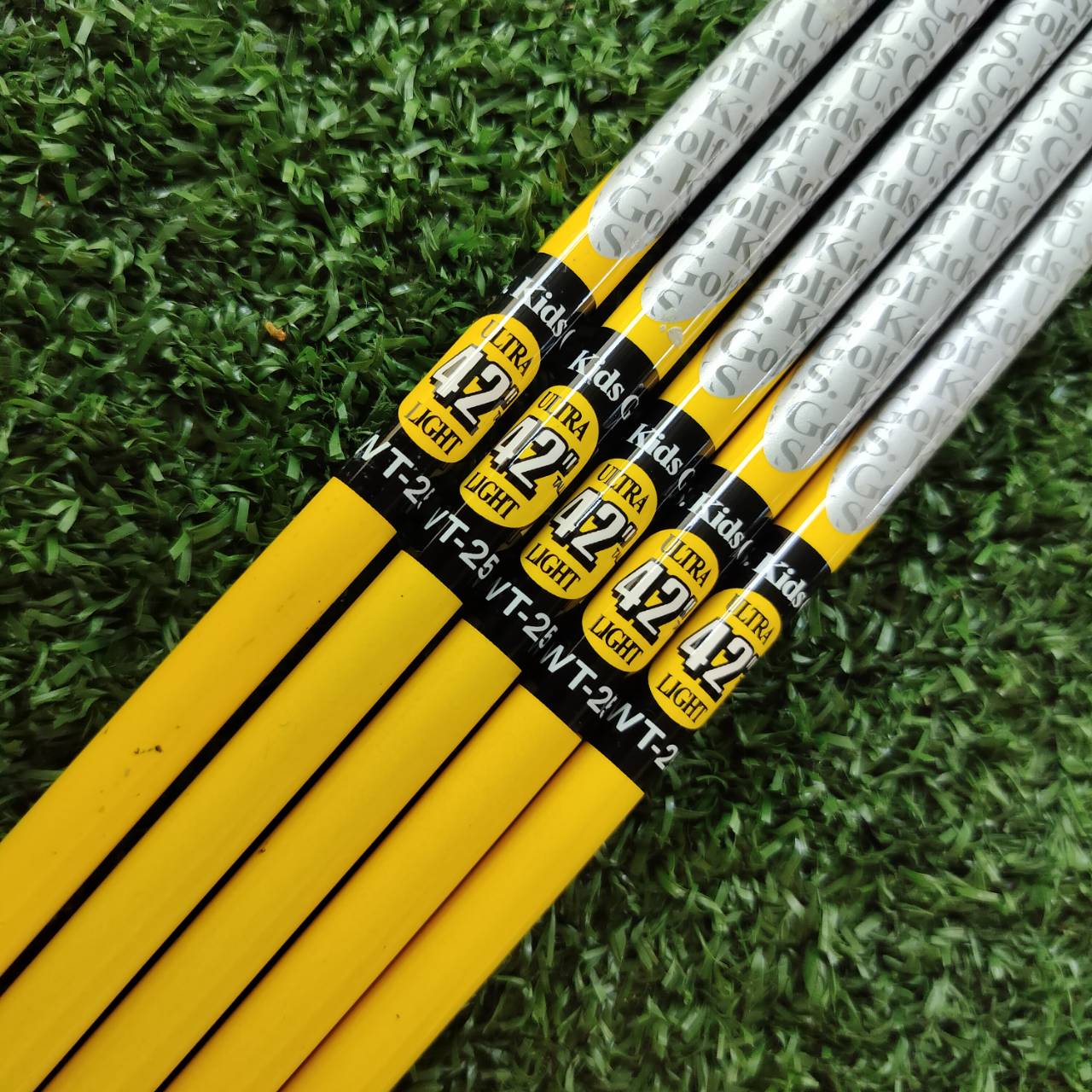 ก้านไม้กอล์ฟเด็กสำหรับใส่หัวไม้ ก้าน U.S.KIDS GOLF 42" ULTRA LIGHT WT-25 ความยาวก้าน 25 นิ้ว สำหรับน้องที่มีความสูง 106 เซนติเมตร ก้านไม้กอล์ฟพรีเมี่ยมมือหนึ่ง ของแท้ By NakaraLuxurious