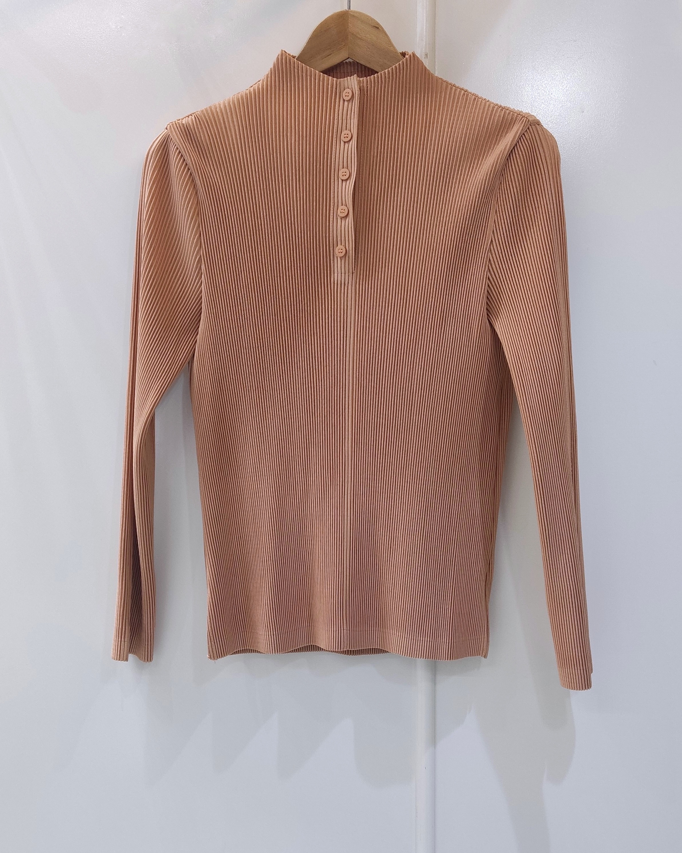 2MUAY รุ่น GJO11551 เสื้ออัดพลีท THICK HIGH NECK BUTTON FRONT PLEATED TOP 8 สี FREE SIZE