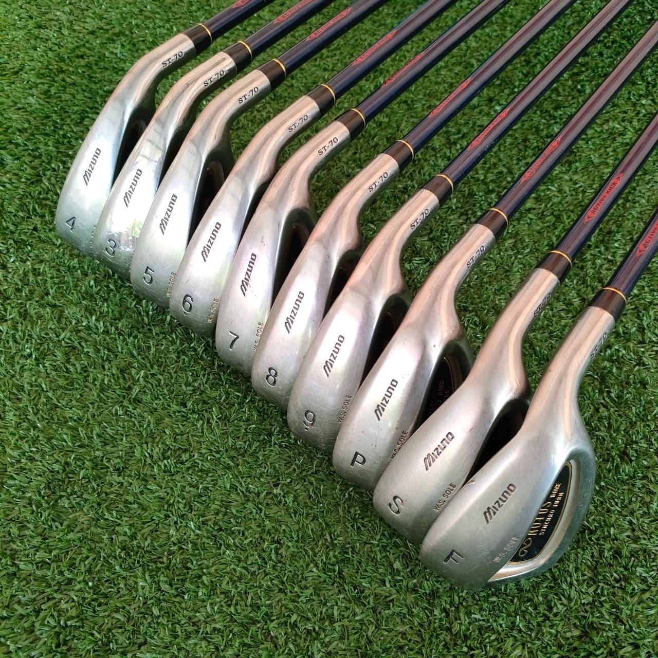 ชุดเหล็ก MIZUNO NOTUS SYNCHRO TURN มีเหล็ก 4-9 เเละ PW SW FW ก้าน PURE SELECT A-TI FLEX SR เป็นเหล็กหน้าเด้ง เบา สบาย พรีเมี่ยมญี่ปุ่นแท้ๆ กริพเปลี่ยน GOLF PRIDE มาทั้งเซ็ต!!! ไม้กอล์ฟมือสอง ของแท้ BY NakaraLuxurious