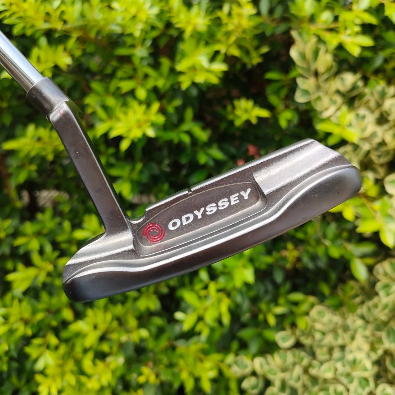 PUTTER ODYSSEY WHITE ICE 355 G ความยาว 34 นิ้ว ก้าน ODYSSEY เดิมๆ ** กริฟมีตำหนิ ** นอกนั้นสวยมากๆ พัตต์ดีมาก รุ่นนี้ทำน้ำหนักได้ดีมากๆ พัตต์นุ่ม บล๊านส์แบบสุดๆ ฟีลลิ่งเลิศ