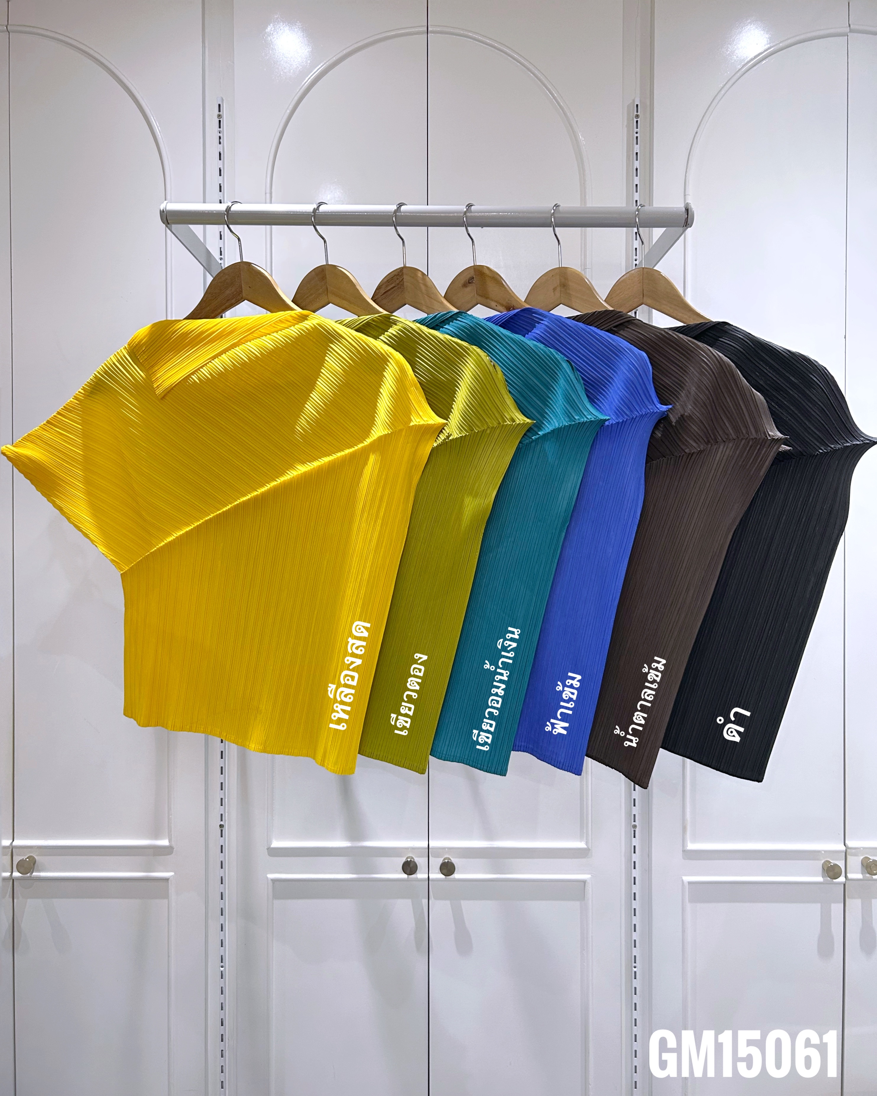 อกถึง 40 นิ้ว 2MUAY รุ่น GM15061 เสื้ออัดพลีท FOLD NECK ASYMMETRIC PLEATED TOP 12สี FREE SIZE