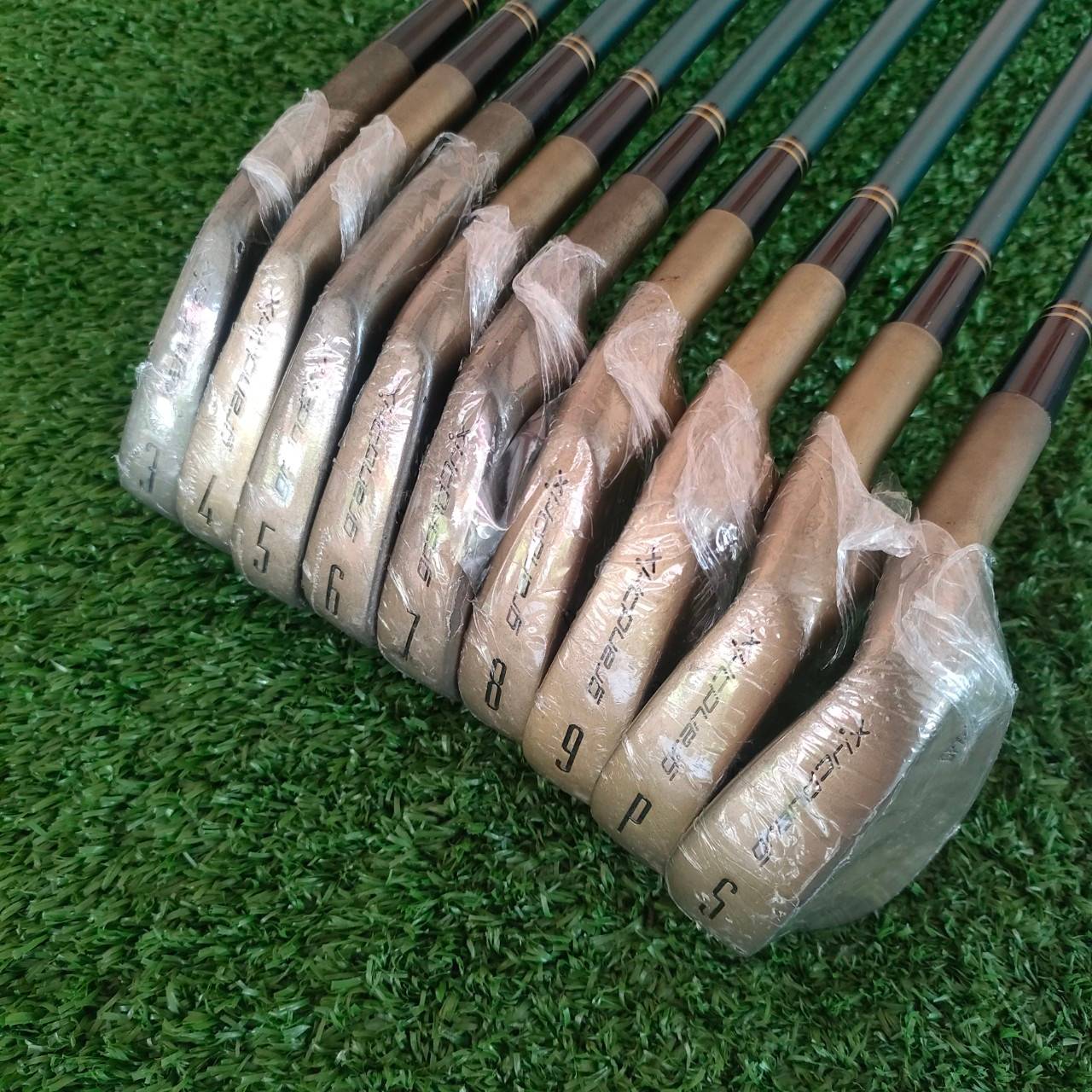 ชุดเหล็ก GARY PLAYER GRANPRIX GPX II ของใหม่!!! มีเหล็ก 3-9 เเละ PW SW ก้าน ALDILA GRANPRIX FLEX R สุดยอดวัสดุพรีเมี่ยม!! ไม้กอล์ฟมือหนึ่ง ของแท้ BY NakaraLuxurious