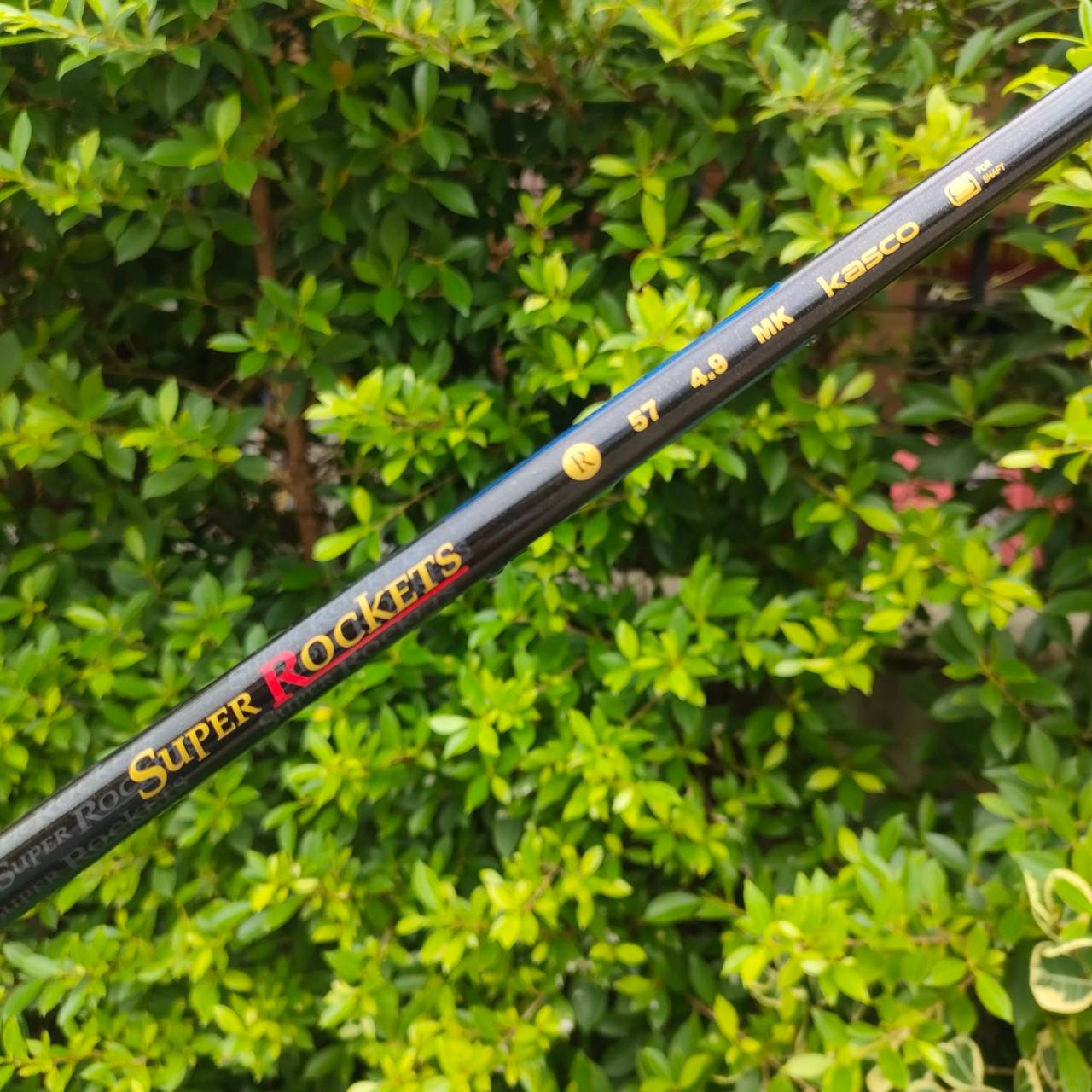 ชุดเหล็ก KASCO SUPER ROKETS มีเหล็ก 5-9 เเละ PW AW SW ก้าน SUPER ROCKETS FLEX R ก้านเบาแค่ 57 กรัม ในชุดเหล็กถือว่าเบามาก เป็นชุดเหล็กรุ่น TOP สุดของ KASCO ทำเป็นไม้พรีเมี่ยม เพื่อตอบโจทย์รุ่นใหญ่ ไม้กอล์ฟมือสอง ของแท้ BY NakaraLuxurious
