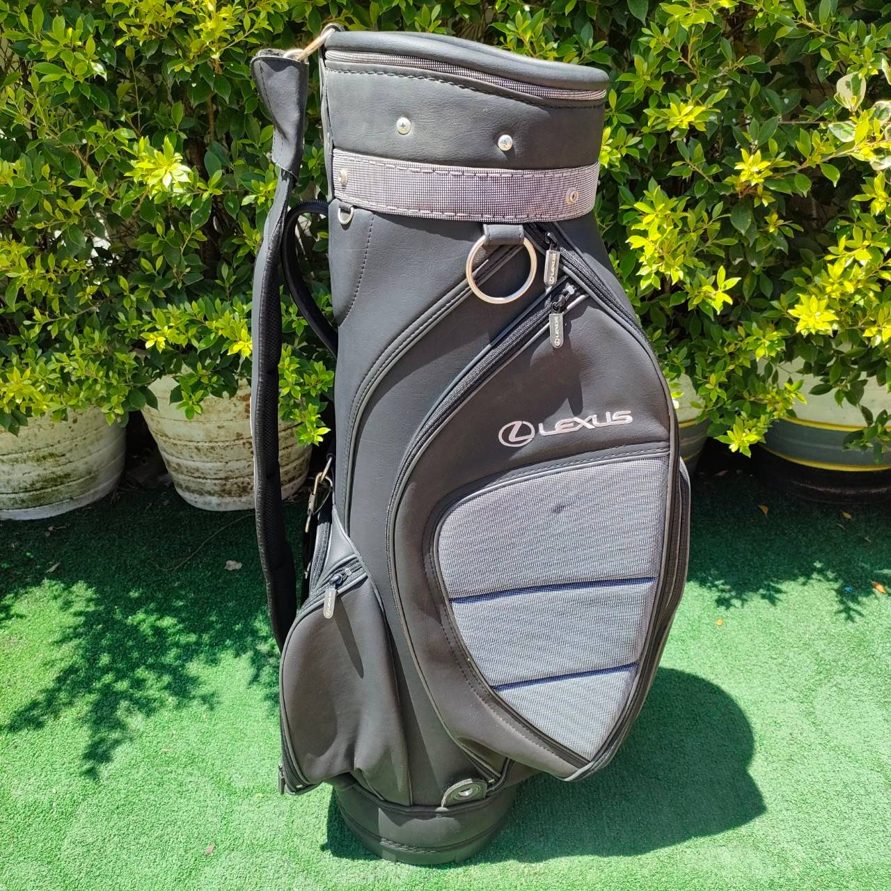 ถุงกอล์ฟ LEXUS มือสอง สภาพสวยสมบูรณ์ ภายในบุกำมะหยี่ ใส่ได้หลายช่อง ของจริงสวยสภาพดี มือสอง ของแท้ BY NakaraLuxurious