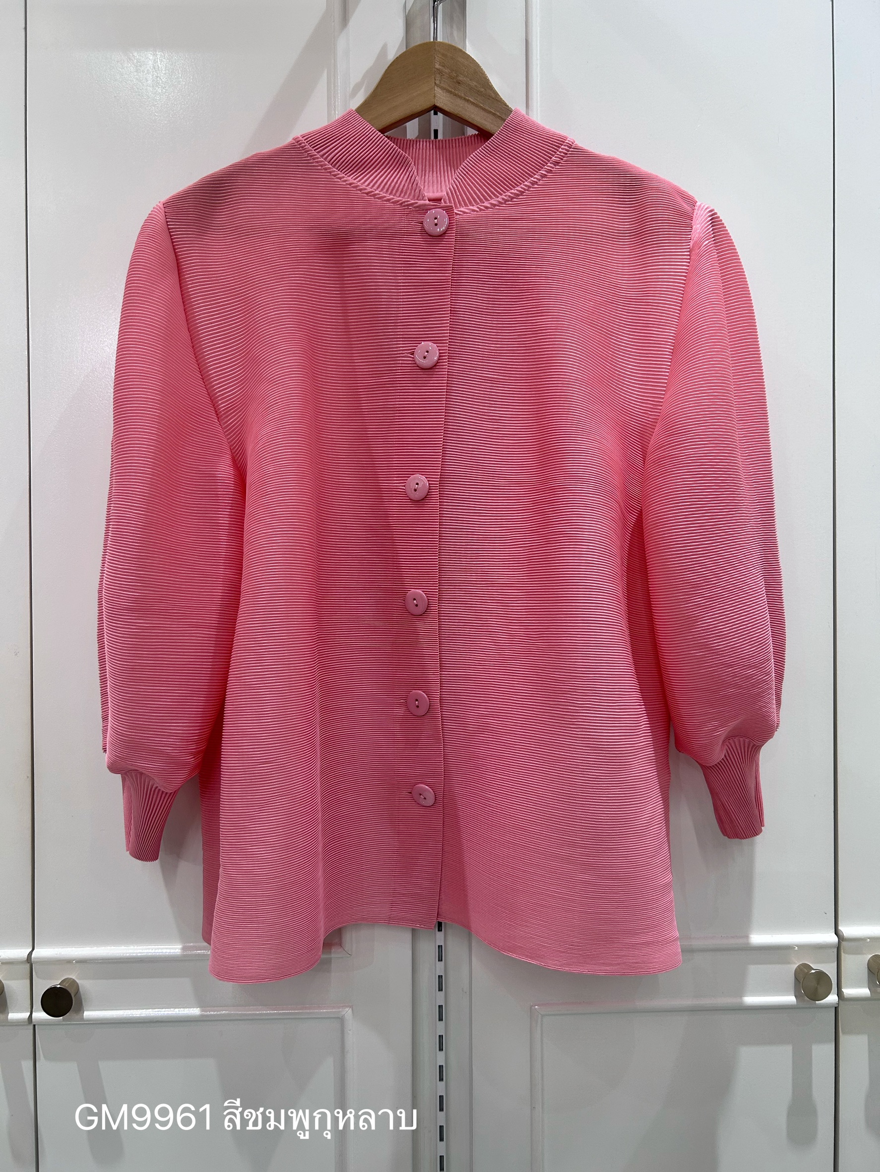 2MUAY GM9961 เสื้ออัดพลีทคอปกแมนดาริน กระดุมผ่าหน้า แขนจั๊ม MANDARIN CUFF SLEEVE PLEATED TOP 23 สี FREE SIZE