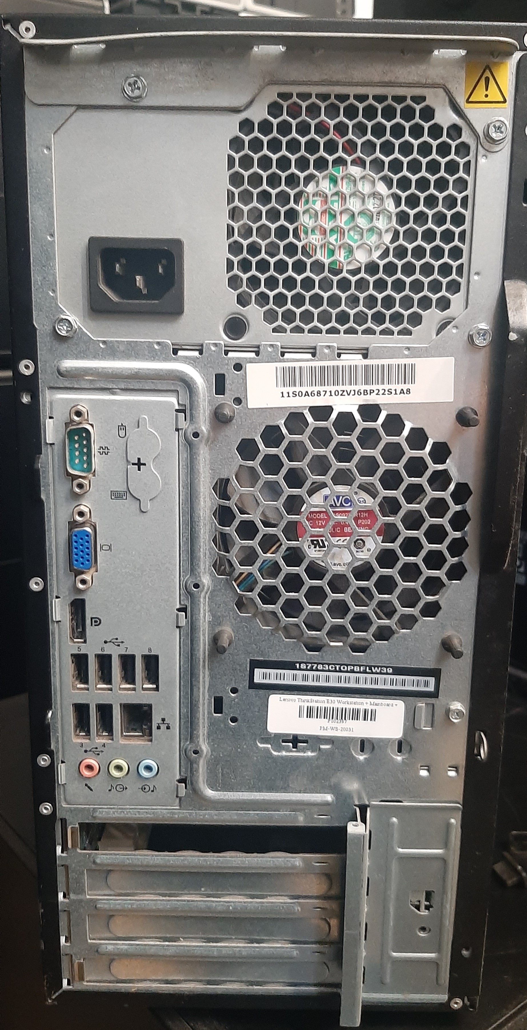 Lenovo ThinkStation E30 Workstation ครบชุด (+จอ22นิ้ว+Keyboard&Mouse)