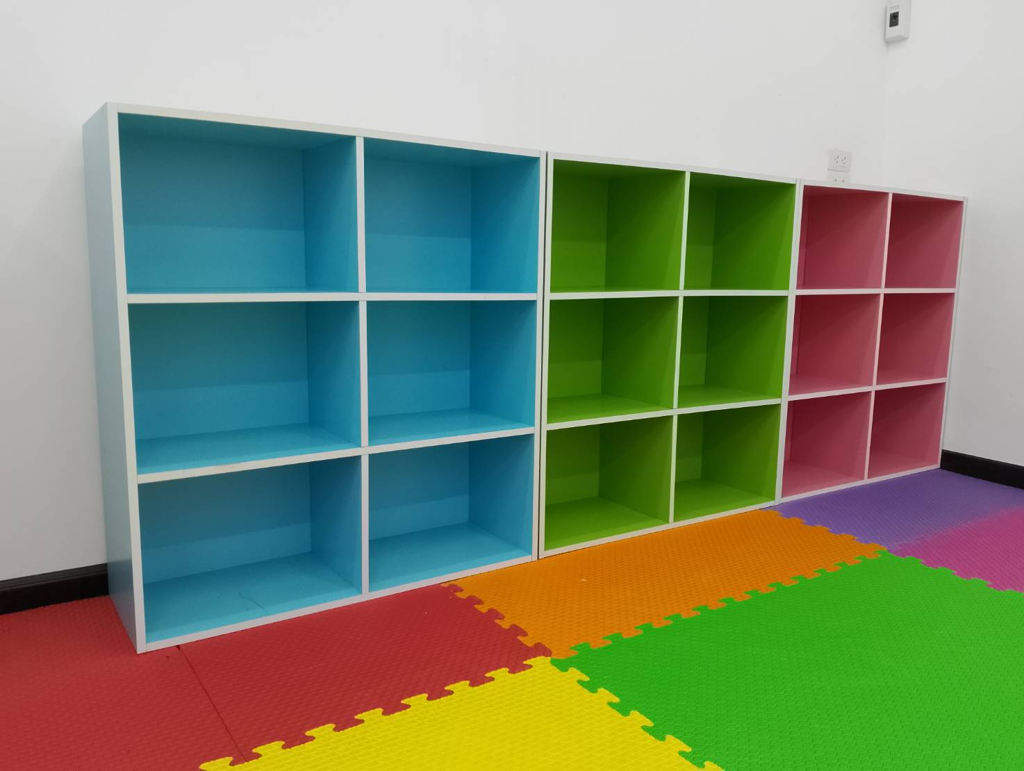 ชั้นวางสิ่งของไม้ 6ช่อง ราคาต่อ 1 ชิ้น เลือกสีได้ , ตู้วางของอเนกประสงค์ , เฟอร์นิเจอร์เด็ก ,ชั้นวางวางของเล่น เฟอร์นิเจอร์เด็ก,พร้อมส่ง