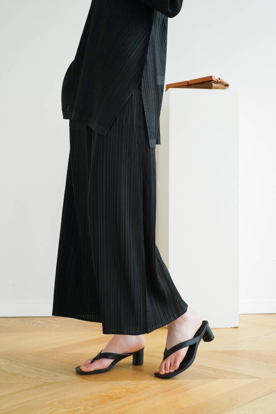 ปรับราคาลง20%!! ยาว 35.5นิ้ว!! 2MUAY รุ่น GJO2122 กางเกงผู้หญิง กางเกงพลีทคุณภาพ 6สี FREE SIZE LOOSE STRAIGHT PLEATED PANTS