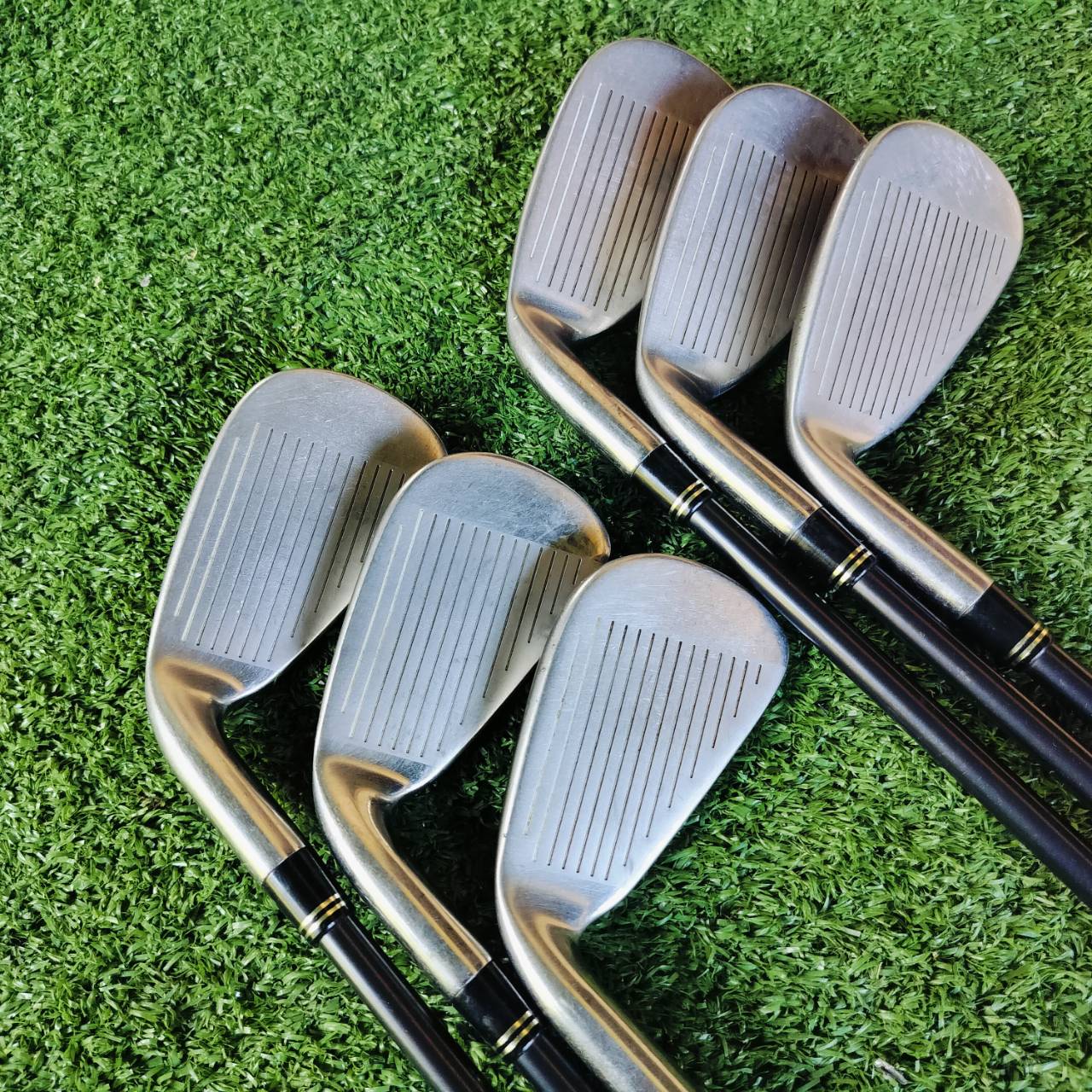 ชุดเหล็ก TAYLORMADE r7 มีเหล็ก 5-9 เเละ PW ครบค่ะ ก้าน RE*AX 65 FLEX R ทั้งชุด ไม้กอล์ฟพรีเมี่ยมมือสอง ของแท้ By NakaraLuxurious