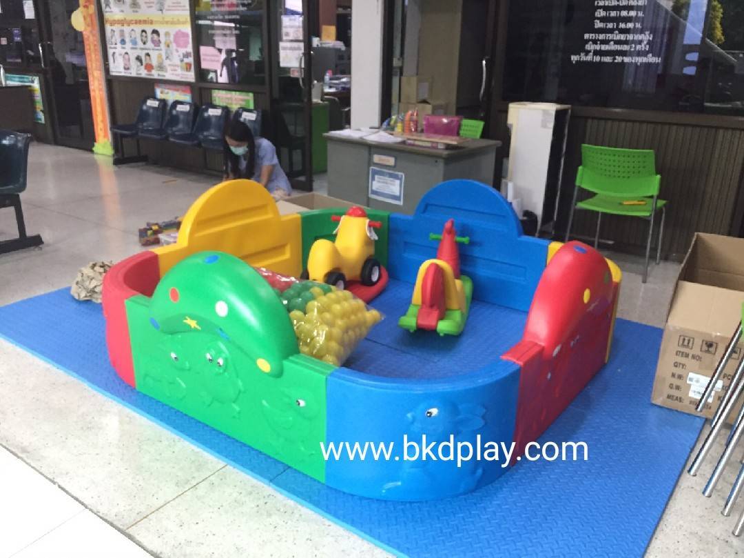 บ่อบอลพลาสติกสี่เหลี่ยม แถมสไลเดอร์และลูกบอล คอกกั้นเด็ก,รั้วกั้นเด็ก , สินค้าพร้อมส่ง
