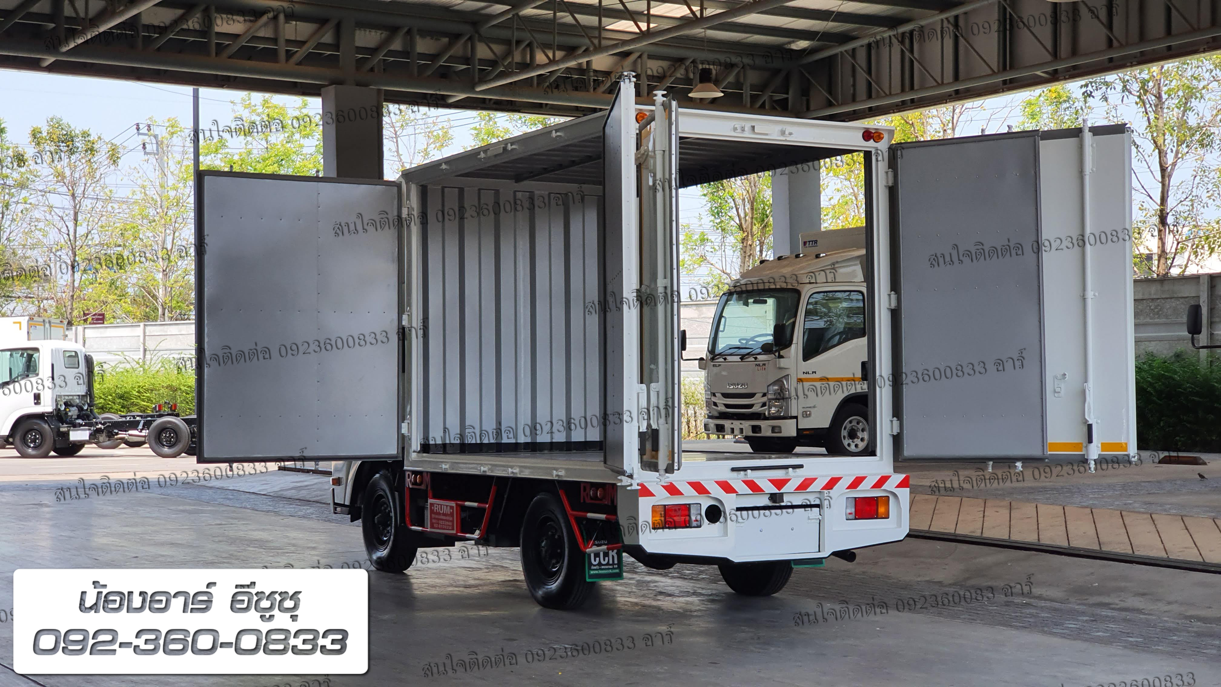 4 ล้อ ISUZU NLR130 แรงม้า ตู้บรรทุกประตู 6 บาน เปิดได้รอบคัน