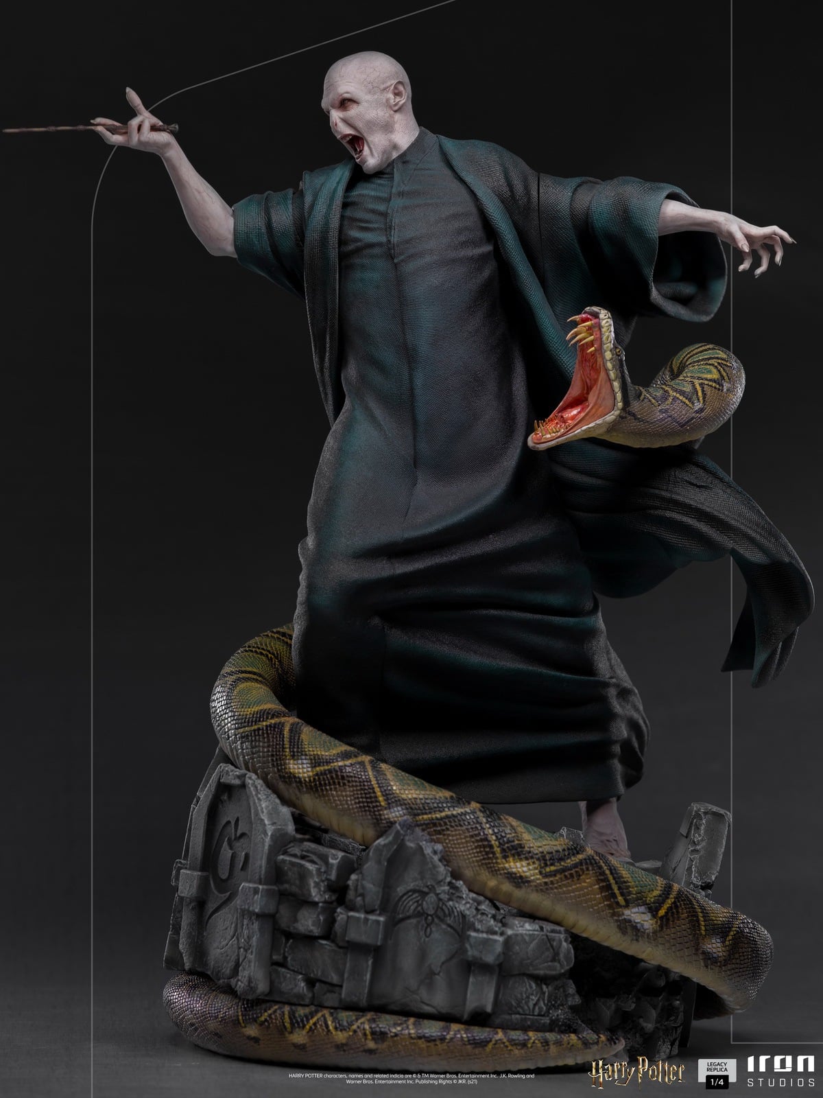 [สั่งจอง]Iron Studios WBHPM44021-14 1/4 Legacy Replica: Harry Potter - Voldemort and Nagini