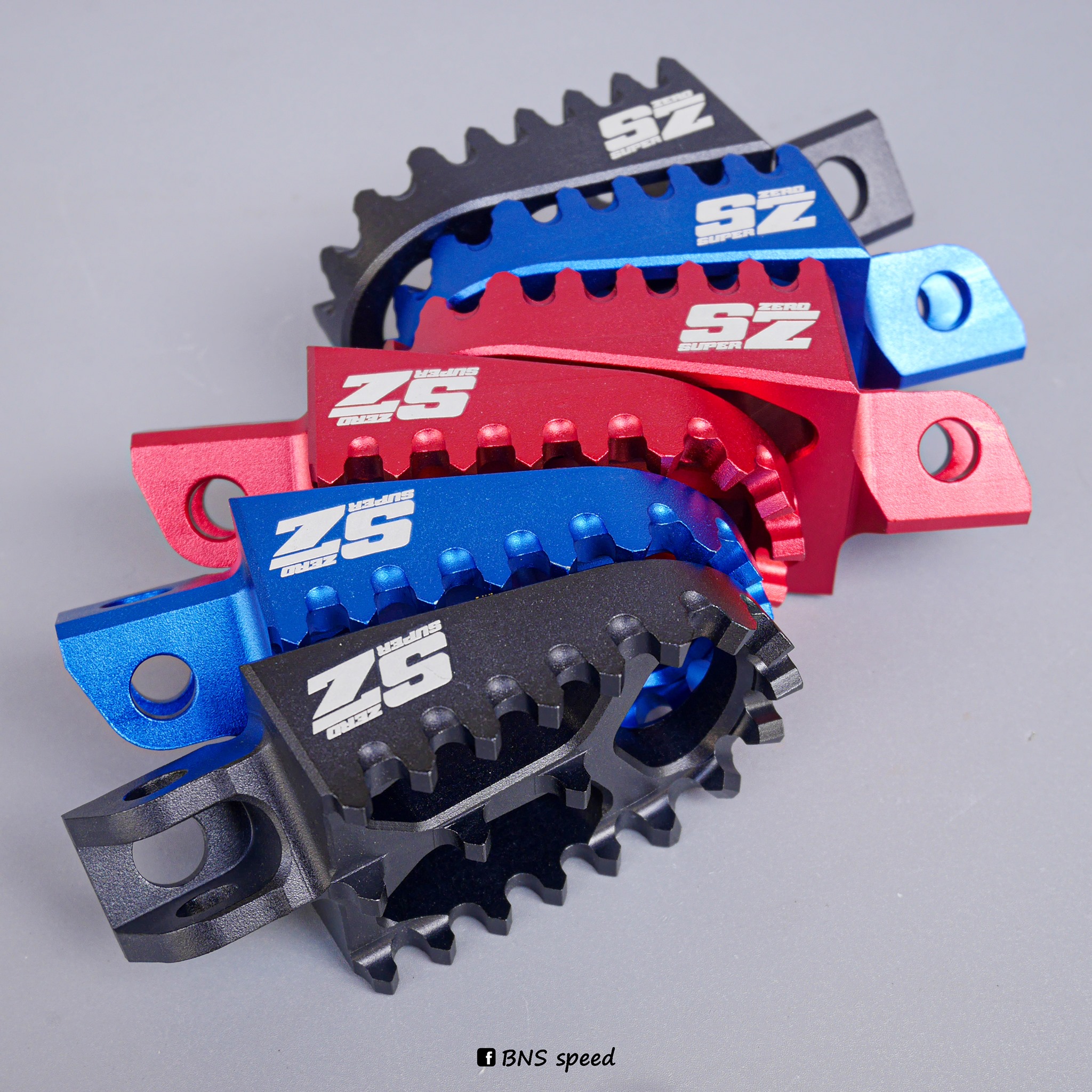 พักเท้าอลูมิเนียม Super Zero ตรงรุ่น WR155R
