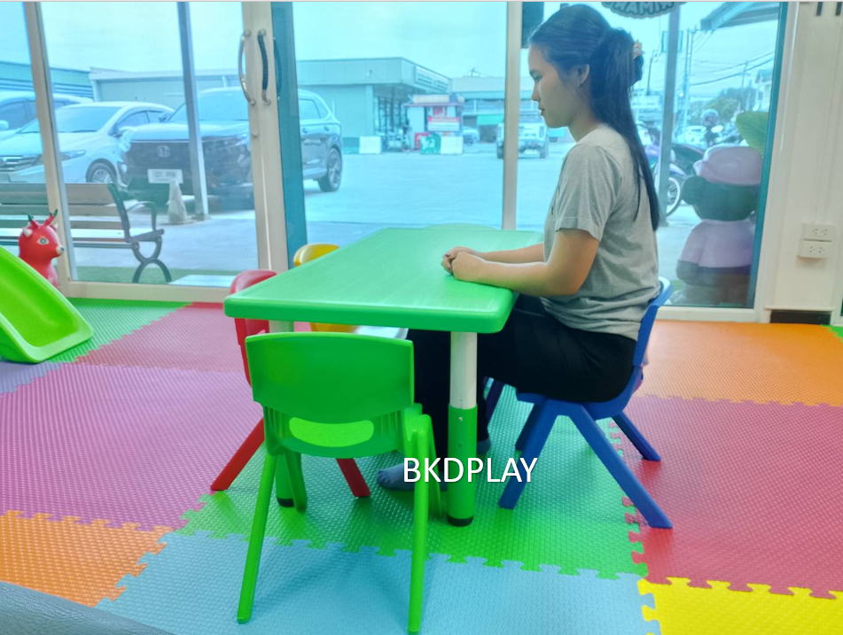 ชุดโต๊ะประถมพร้อมเก้าอี้ 6 ตัว โต๊ะสี่เหลี่ยมผืนผ้าขาพลาสติก พร้อมส่ง โต๊ะนักเรียน โต๊ะเขียนหนังสือ โต๊ะทานข้าว โต๊ะกิจกรรมพร้อมเก้าอี้เด็ก โต๊ะพลาสติก