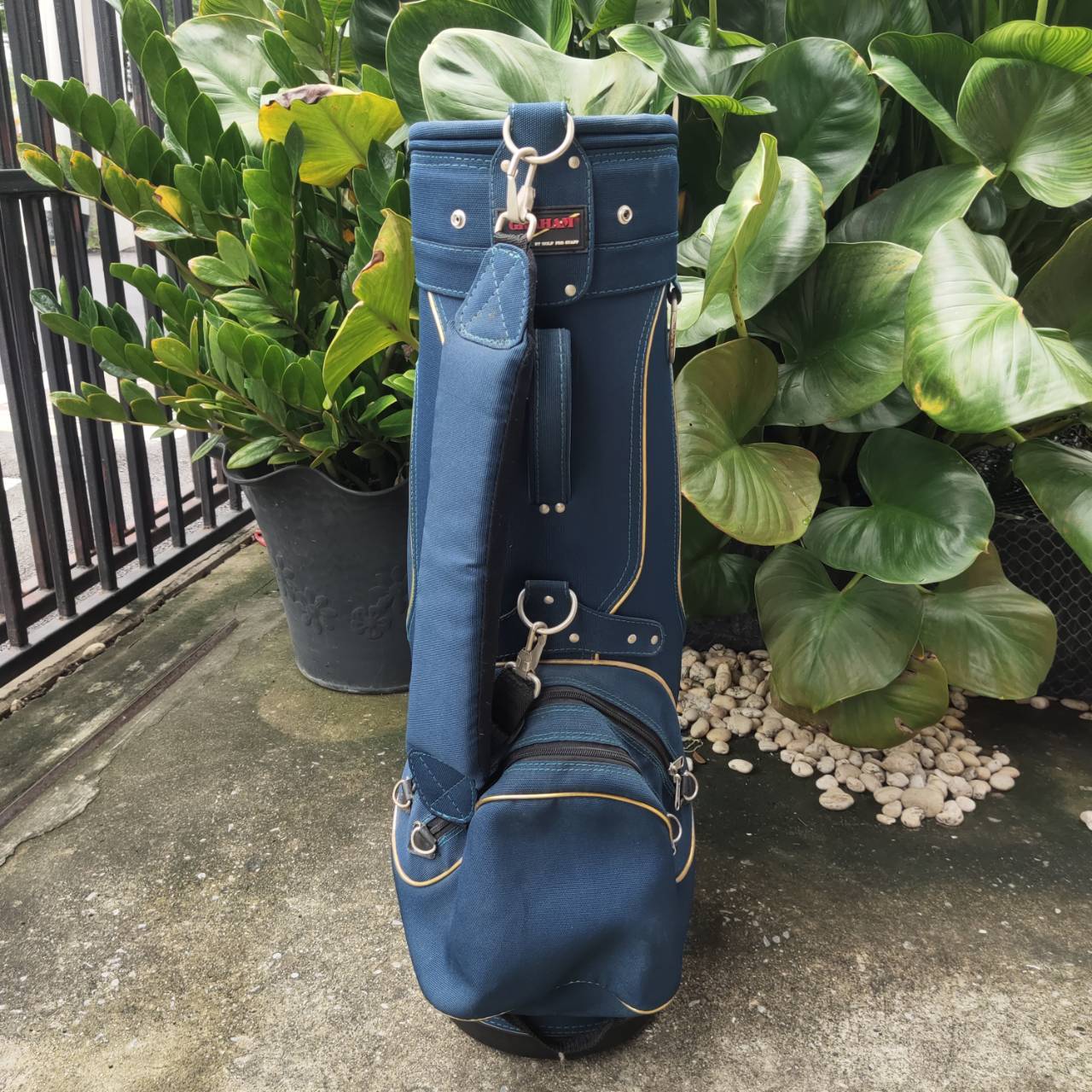 ถุงกอล์ฟ GRAHAM หรูจัด ผู้ดีอังกฤษ ช่องใส่ไม้แบบ 14 ช่องเรียงสวยจัดๆ ไม่เหมือนใคร น่าใช้มาก