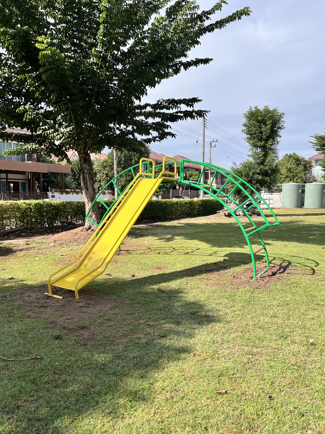 เครื่องเล่นสนามเหล็ก สไลเดอร์โค้งปีนป่ายสีรุ้ง สไลเดอร์ บาร์โค้ง ปีนป่าย Outdoor Playground, ราคาโรงงาน สินค้า สั่งผลิต 10-20 วัน