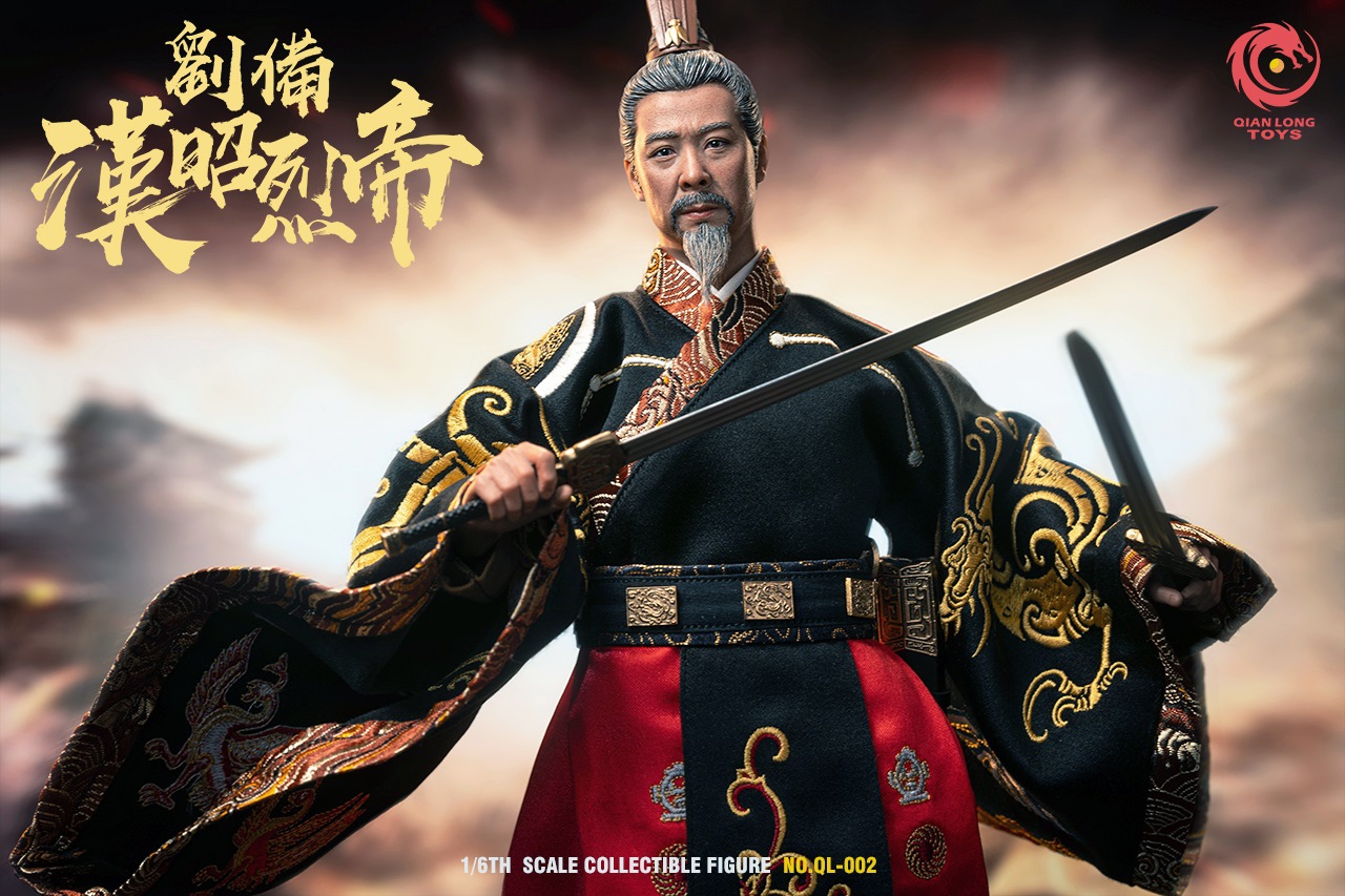 [พร้อมส่ง] QIANLONGTOYS QL-002 1/6 : LIU BEI, EMPEROR ZHAOLIE OF HAN (EMBROIDERED IMPERIAL EDITION)