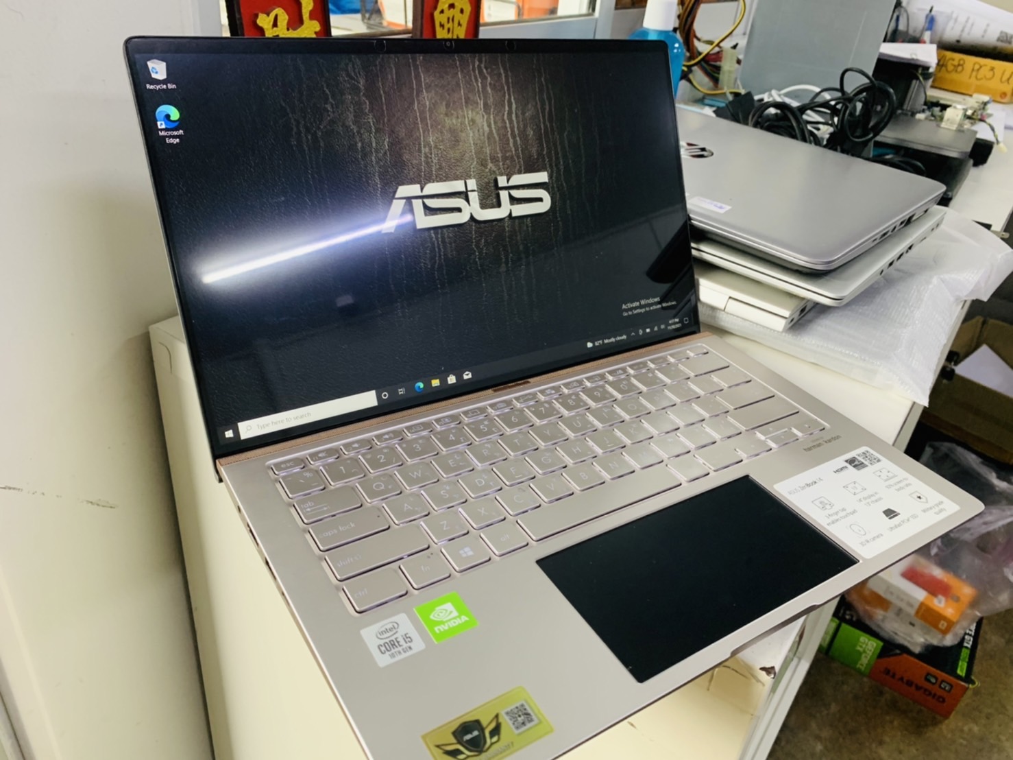 โน้ตบุ๊ค Notebook Asus ZenBook UX434F 14.0-inch พร้อมใช้งานมีประกัน