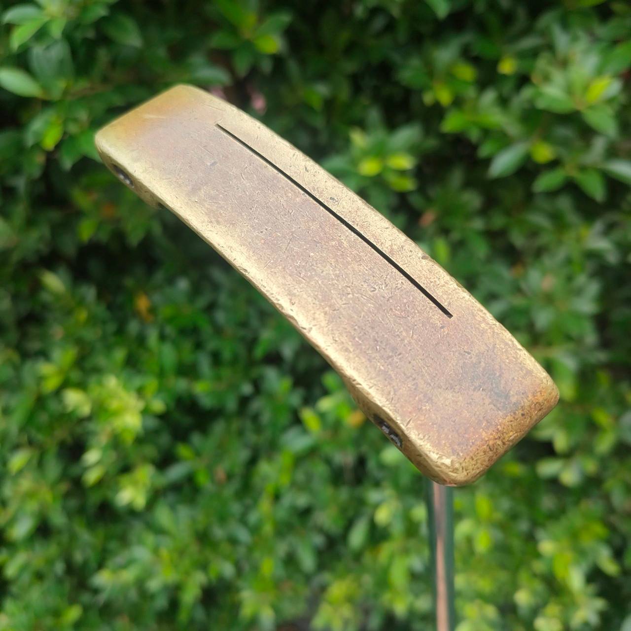 PUTTER TRIDENT 400 ความยาว 34 นิ้ว กริพ WINN เเบบใหญ่ เฉพาะคลิปอย่างเดียวซื้อมาราคา 1,500 บาท สุดยอดวัสดุทองเหลืองระดับพรีเมี่ยม!! สุดยอดคุณภาพสุดคุ้มกว่านี้ไม่มีอีกแล้ว!! ไม้กอล์ฟมือสอง ของแท้ BY NakaraLuxurious