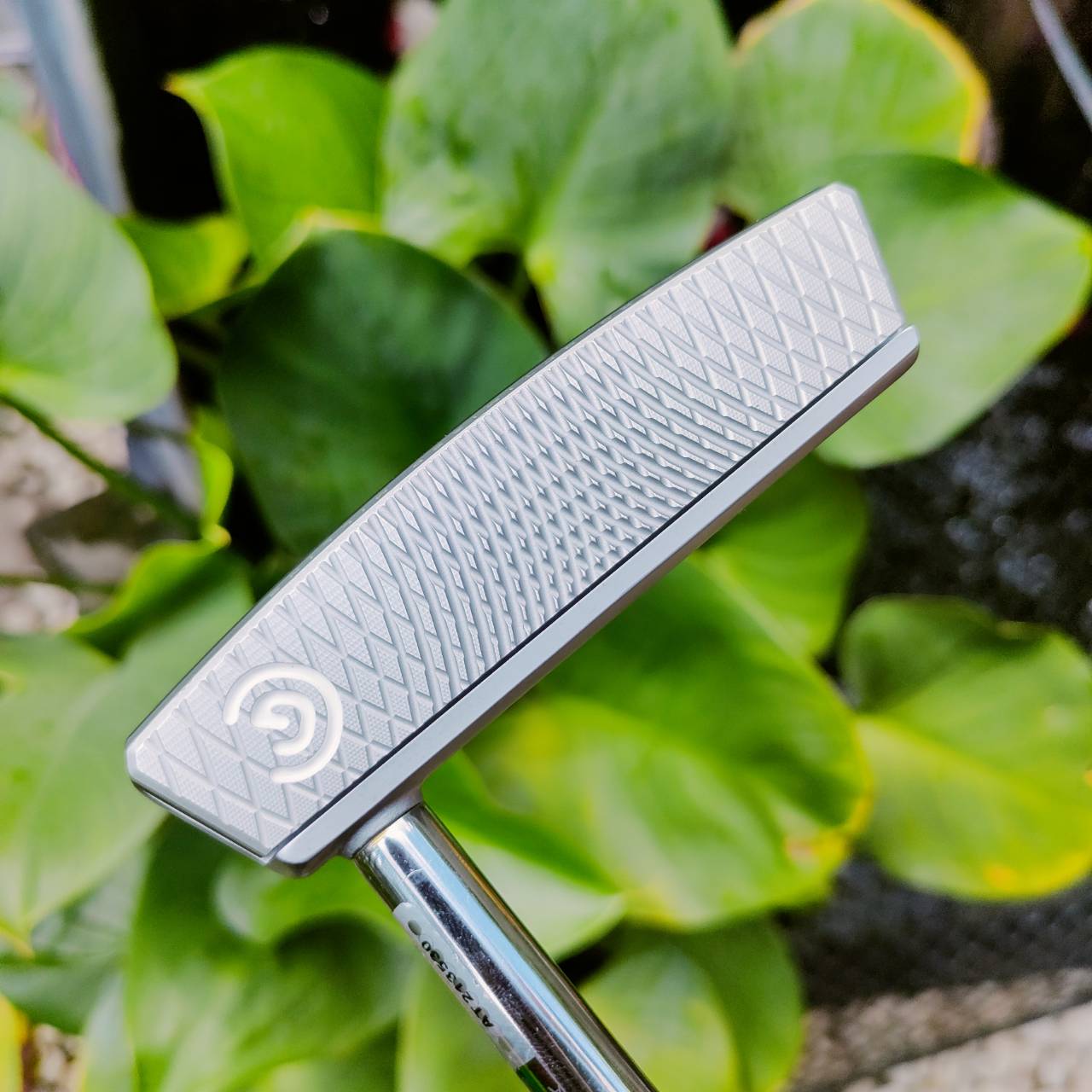 ** กริพเสีย ** PUTTER CLEVELAND TFi CERO 2135 ความยาว 34 นิ้ว ตัวเล็ง 2135 ที่แม่นยำกับสายตาอย่างมาก รูปทรงชดเชยสูง หน้าสัมผัสสุดเกาะไลน์ มี COVER แท้เดิม ไม้กอล์ฟพรีเมี่ยมมือสอง ของแท้ By NakaraLuxurious