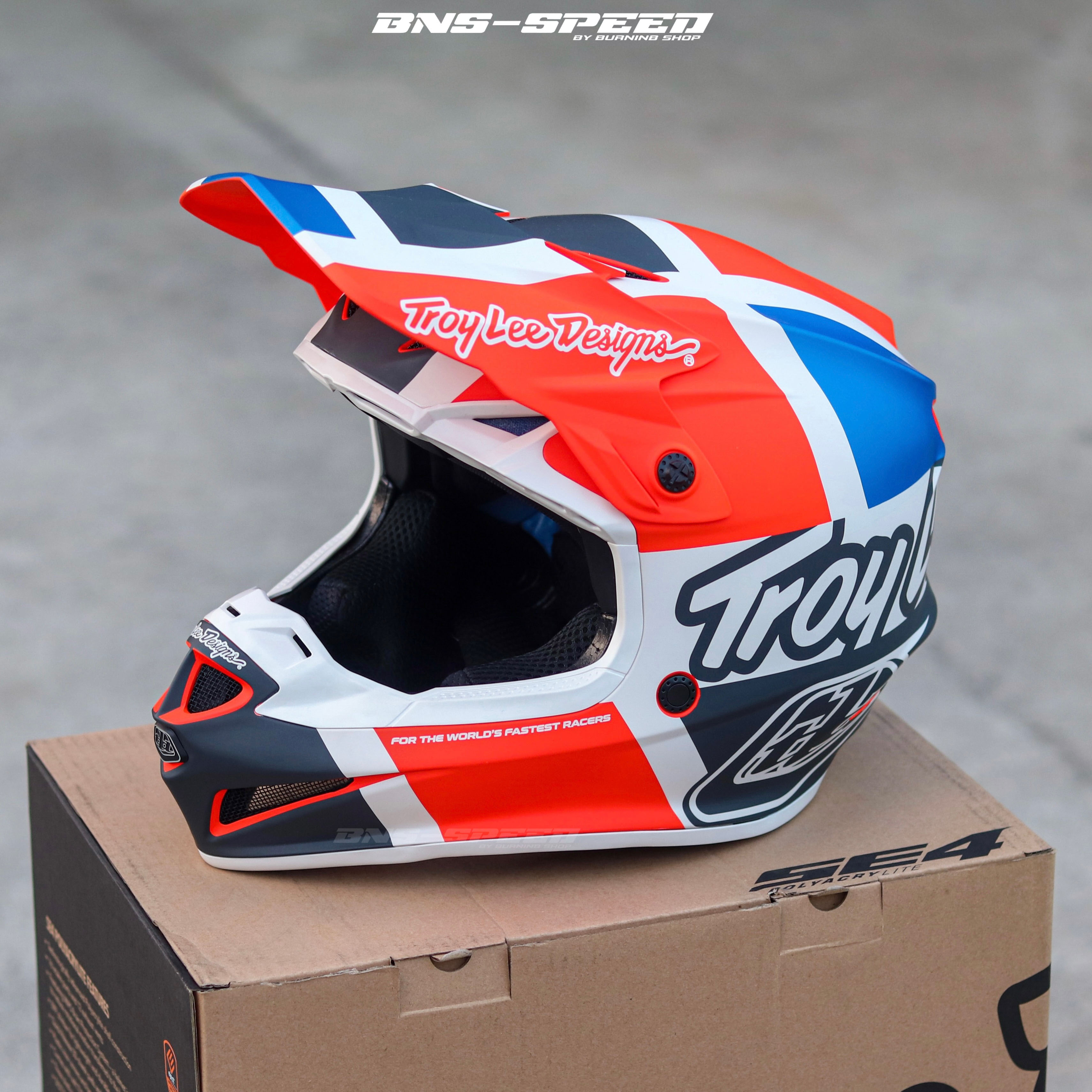 หมวกกันน็อค Troy Lee Designs SE4 Polyacrylite Mono Helmet - Black