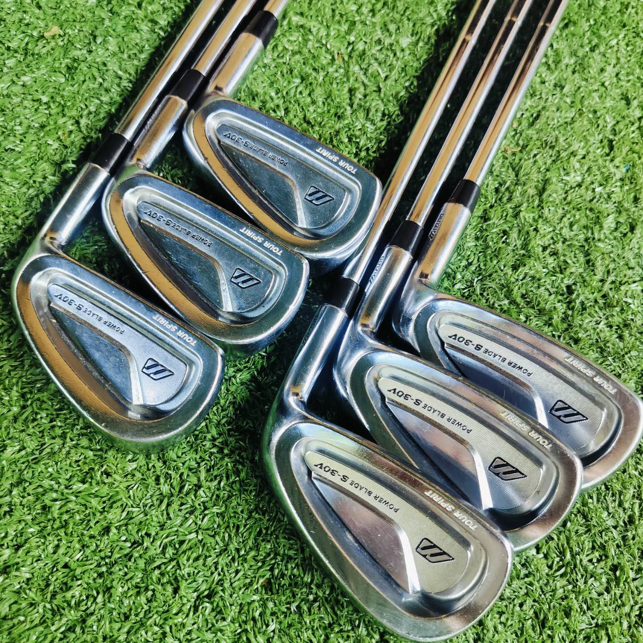 ชุดเหล็ก MIZUNO POWER BLADE S-30V มีเหล็ก 5 6 7 8 9 PW ก้าน NSPRO 950 FLEX S ก้านเหล็กเบา พรีเมี่ยม เร่งสปีดได้ดี ขนาดใบกำลังดี ไม่ใหญ่ แต่มี CAVITY ช่วยให้ตีง่าย ไม้กอล์ฟพรีเมี่ยมมือสอง ของแท้ By NakaraLuxurious
