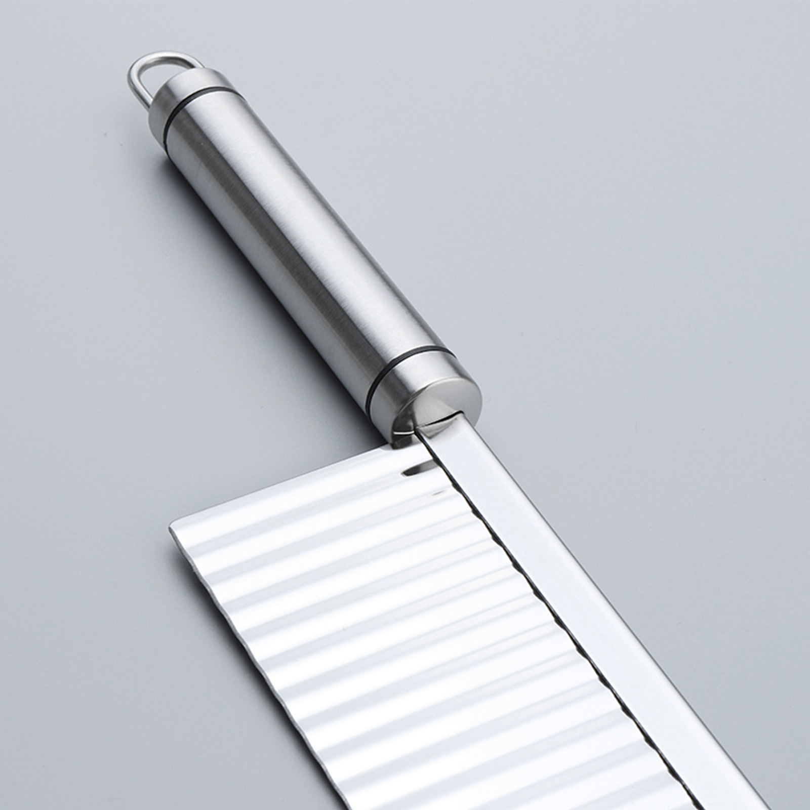 มีดหั่นหยักฟันปลา ฟันหยัก(ด้ามจับ)201/304/ฟันหยัก(มือจับ)ดำ ใช้หั่นผัก ผลไม้ แข็งแรง ทนทาน ขนาดเหมาะมือ ดีไซน์สวยงาม