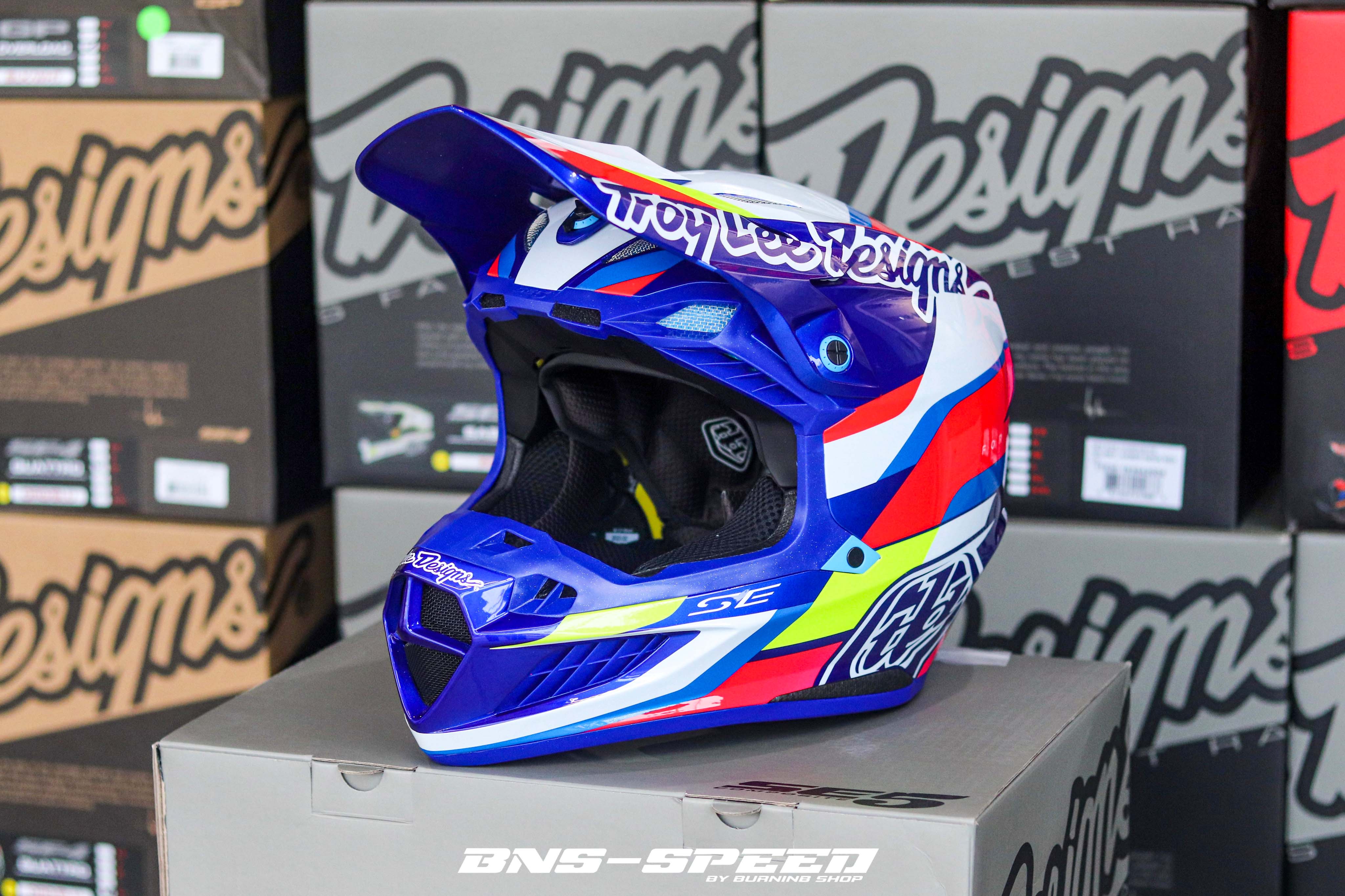 หมวกกันน็อค Troy Lee Designs SE5 Lowrider Helmet - W/MIPS Omega Blue