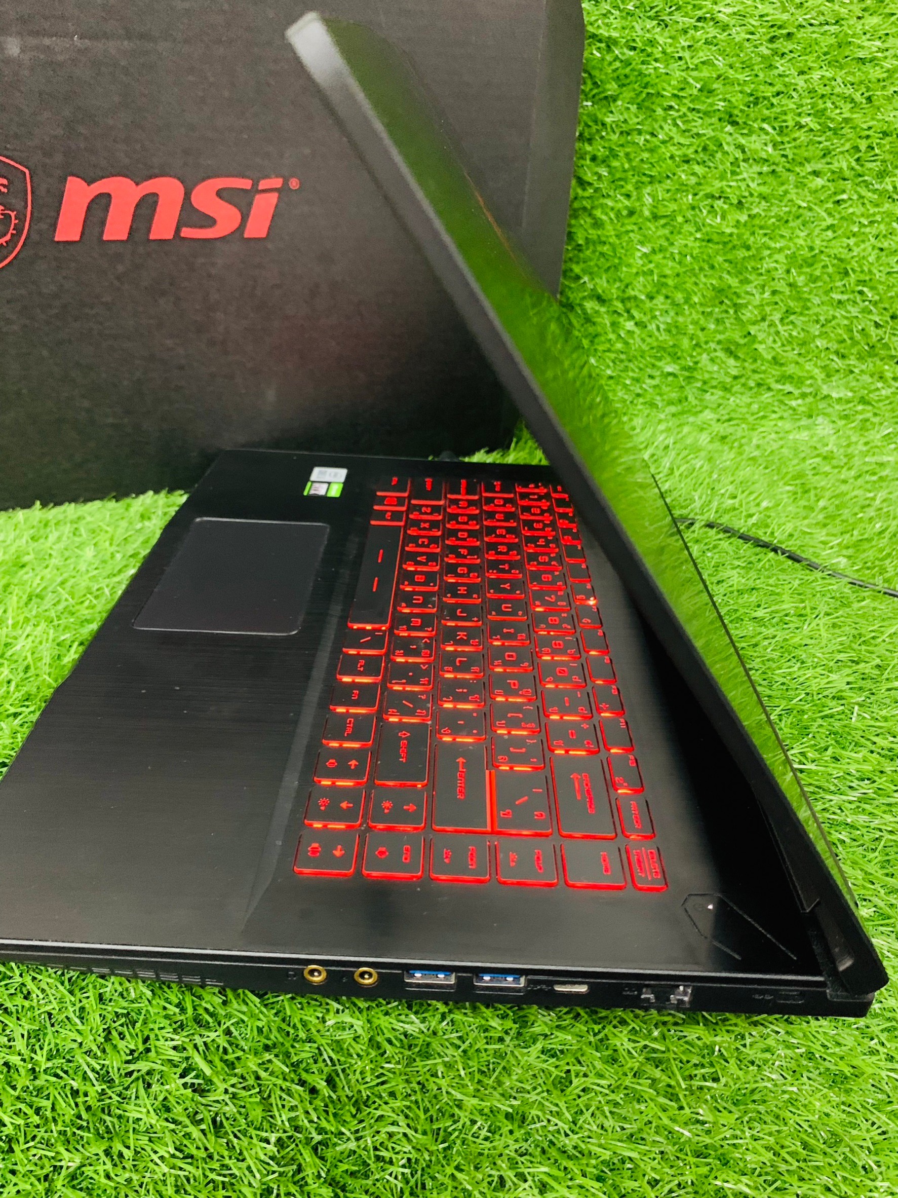 โน้ตบุ๊คเล่นเกมส์ Notebook MSI GF63 Gaming - 15.6 inch