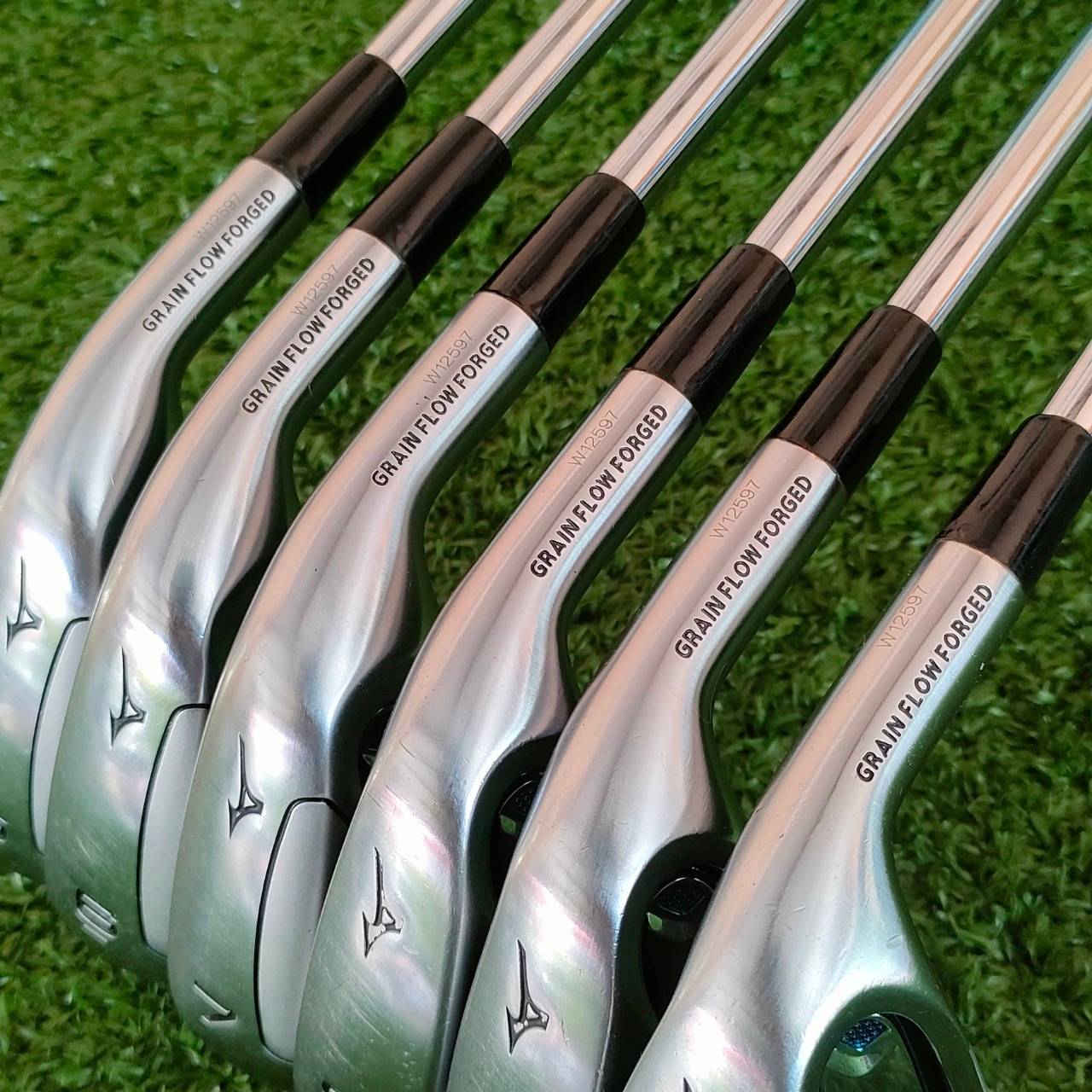 ชุดเหล็ก MIZUNO MX-950 มีเหล็ก 5-9 เเละ PW ก้าน N.S.PRO850 GH FLEX R วัสดุ GRAIN FLOW FORGED เน้นๆ สุดยอด FORGED ที่พรีเมี่ยมที่สุด!! ไม้กอล์ฟมือสอง ของแท้ BY NakaraLuxurious