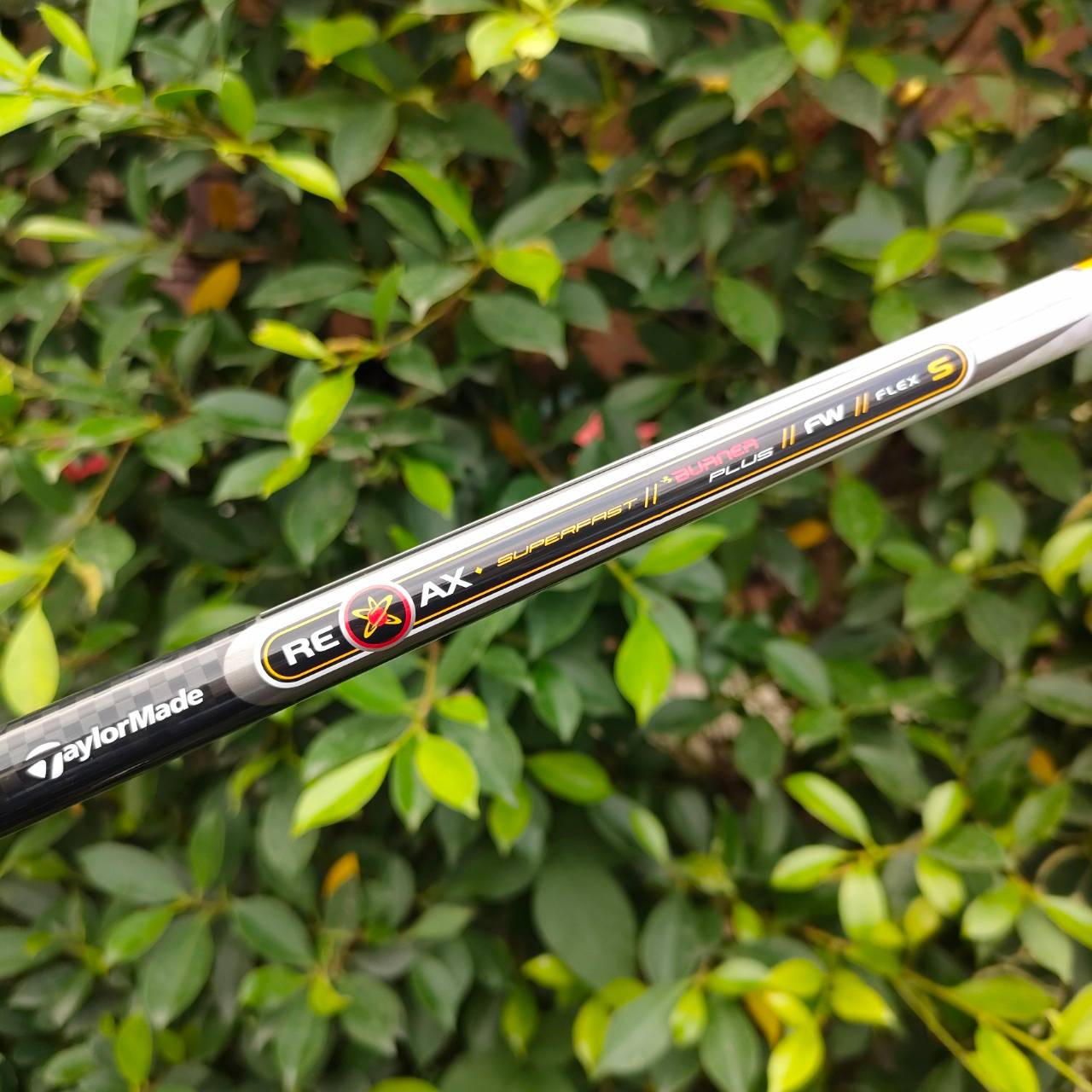 FW3 TAYLORMADE BURNER องศา 15 ก้าน BURNER RE*AX FLEX S รุ่นนี้หัวใหญ่แบน ตีง่ายได้ระยะ ลูกลอยง่ายด้วยดีไซน์พิเศษ ด้านหลังมียื่นเพิ่มออกมา