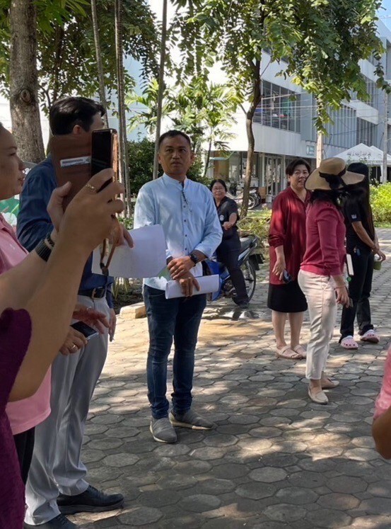 ม.ศิลปากร งานก่อสร้างจุดทิ้งขยะ