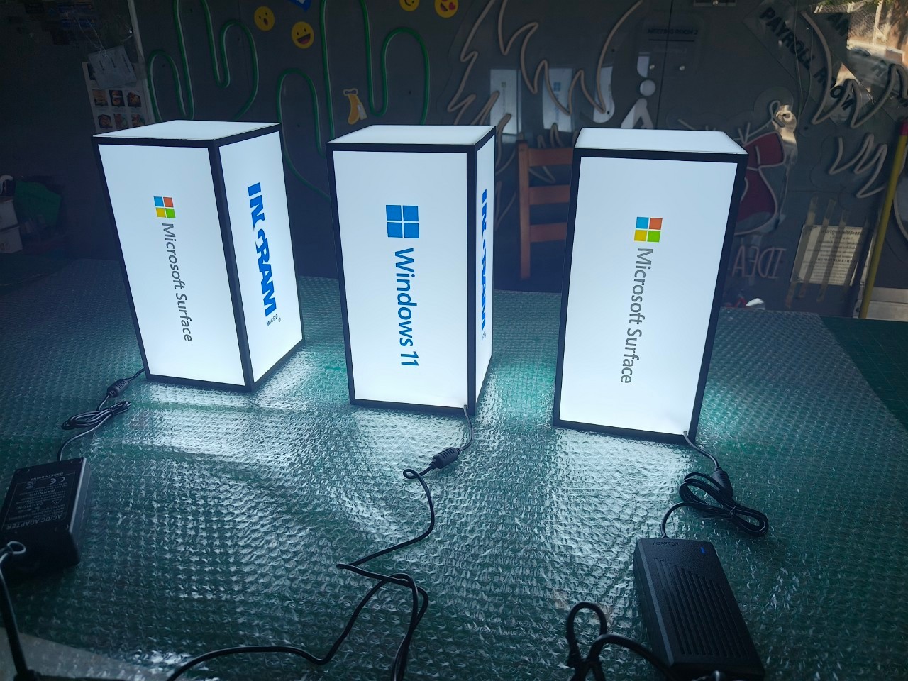 กล่องไฟรอบตัว Windows