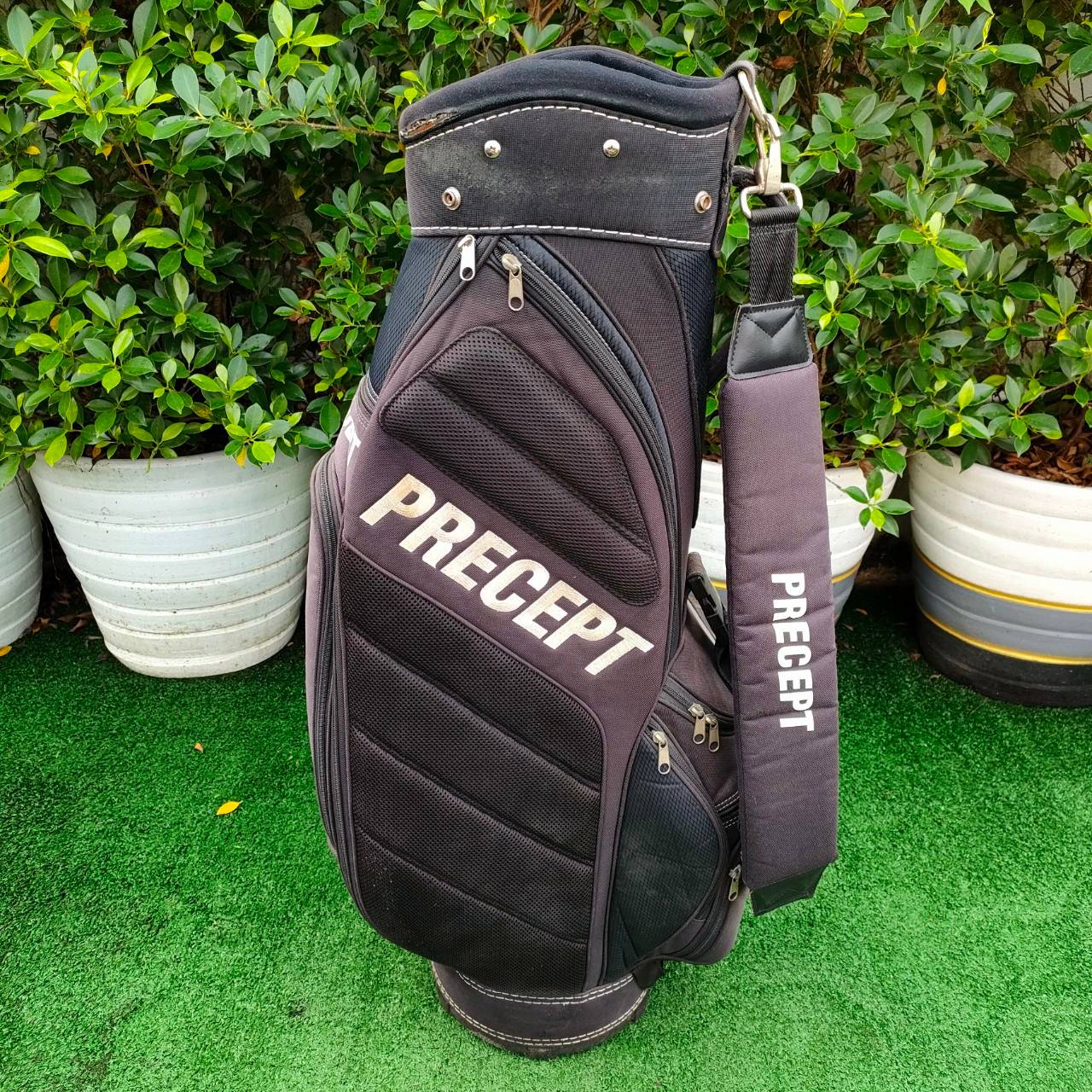 ถุงกอล์ฟ PRECEPT มือสอง **มีตำหนิ คอพเวอร์ ขาด **