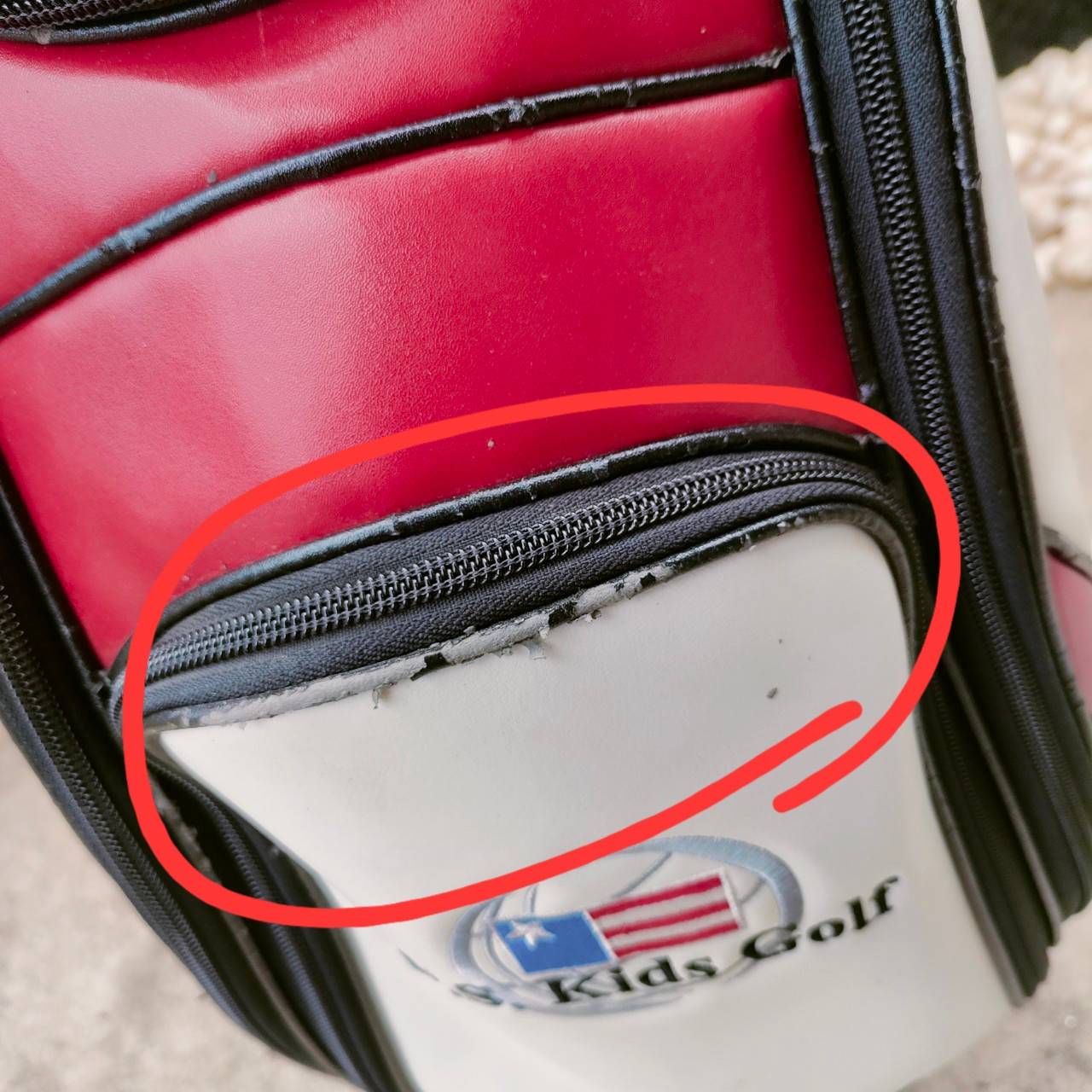 *** มีตำหนิ ลอกตามขอบ *** ถุงกอล์ฟเด็ก U.S.KIDS GOLF TOUR SERIES ขนาดไชส์ของถุง ปากถุง 7 นิ้ว ความสูงของถุงกอล์ฟ 28.5 นิ้ว ถุงกอล์ฟที่ดีที่สุด สำหรับเยาชน ถุง TOUR ถุงกอล์ฟพรีเมี่ยมมือหนึ่ง ของแท้ By NakaraLuxurious