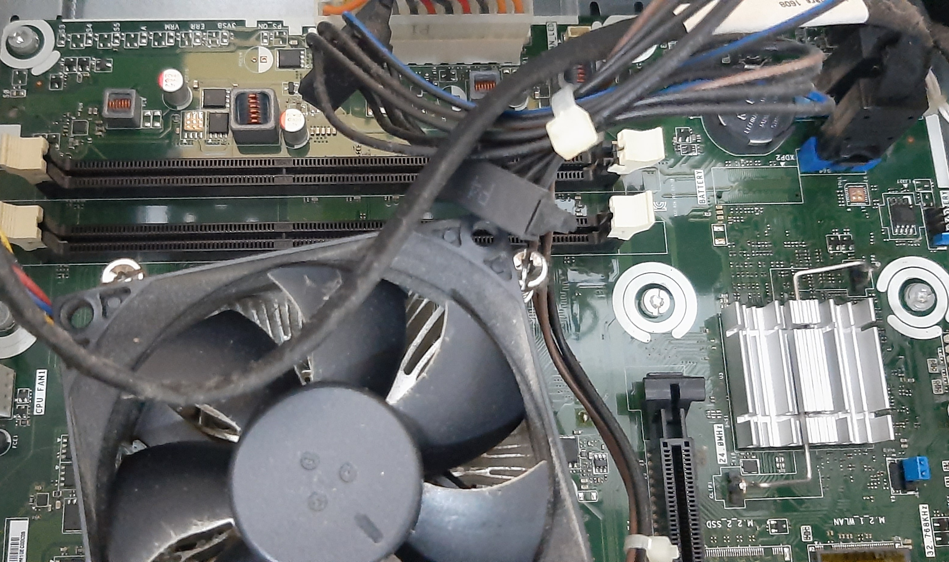 พีซีมือสอง ประกันร้าน 1 เดือน HP Pavilion Desktop 550-177L (i3-6100 Ram8GB SSD120GB)