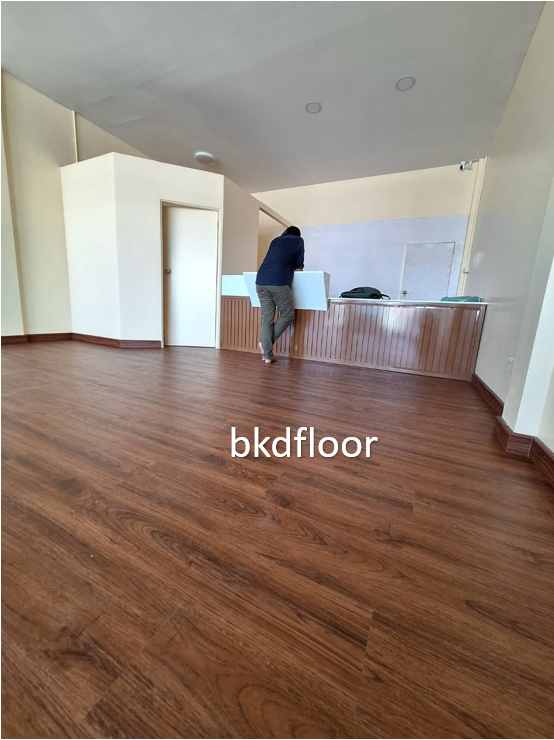 กระเบื้องยาง SPC CLICK LOCK กระเบื้อง ลายไม้คลิกล็อก มีลายธรรมดาClassic และก้างปลาHerringbone หนา4มม. และ5มม. แผ่นปูพื้น พร้อมส่ง ราคาโรงงาน ซื้อจำนวนมากมีราคาพิเศษ