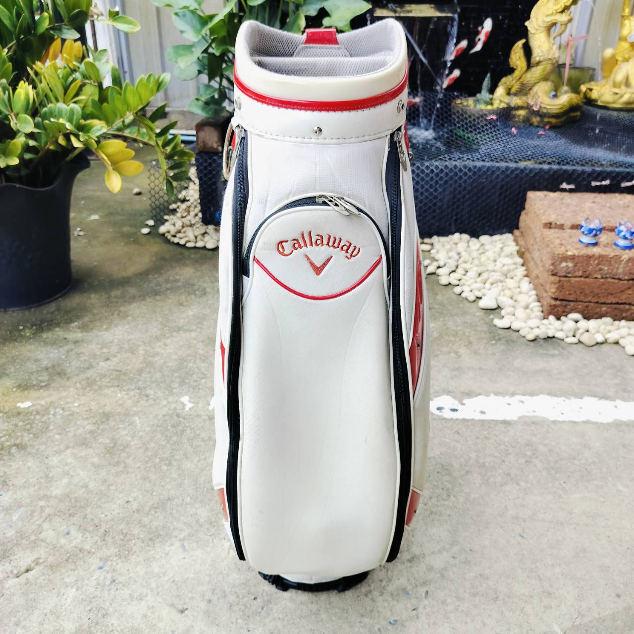 ถุงกอล์ฟ Callaway มือสอง สีขาว ขอบแดง ถุง TOUR น้ำหนักเบา ช่องใส่ของเยอะ