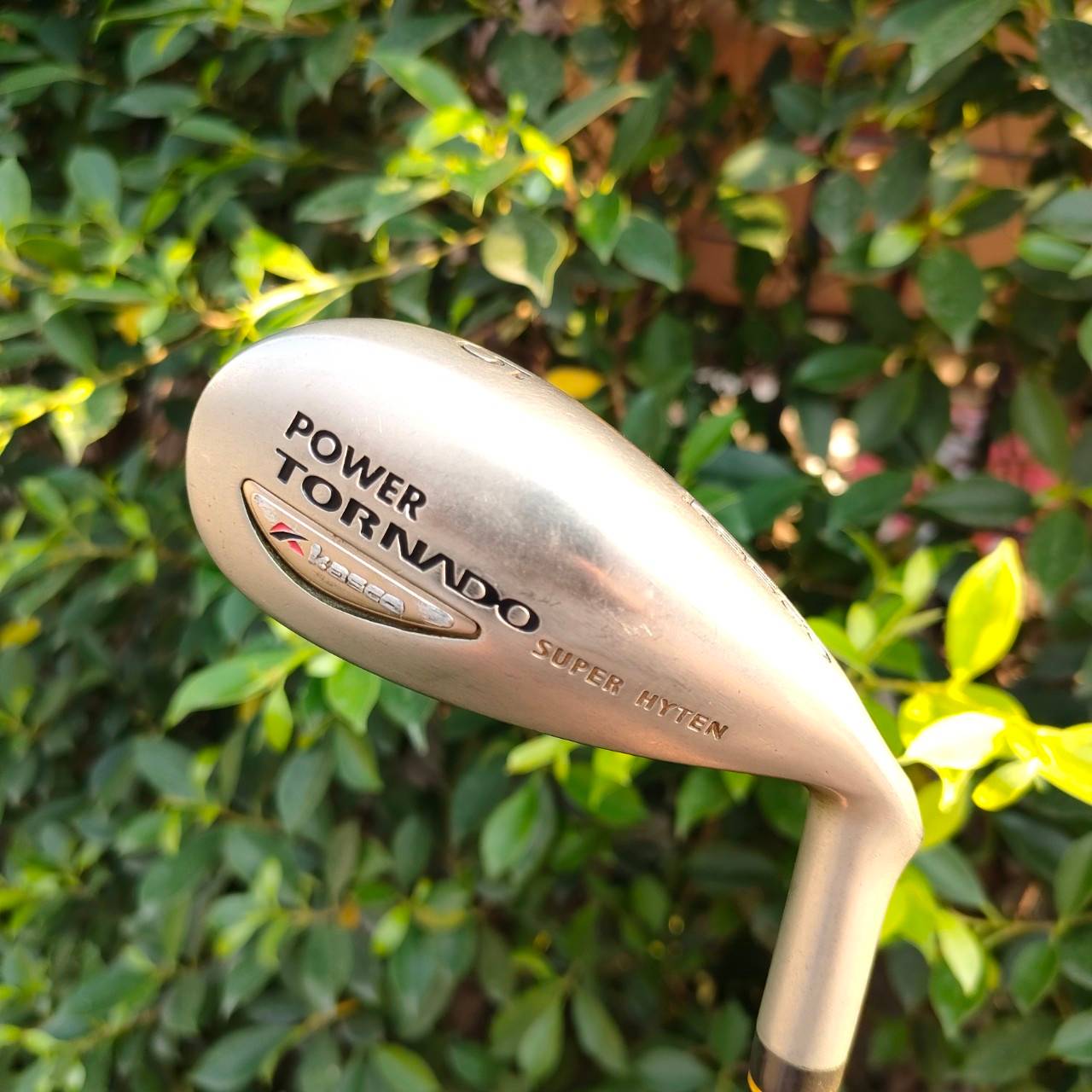 ชุดเหล็ก KASCO POWER TORNADO SUPER HYTEN มีเหล็ก 5 - 9 เเละ PW ก้าน POWER TORNADO FLEX R ชุดเหล็กหน้าเด้ง SUPER HYTEN รูปทรงออกแบบพิเศษ ทำให้ตีง่าย มากๆ หน้าไม้ยาว และตีลูกลอยได้ดี ระยะดีสุดๆ
