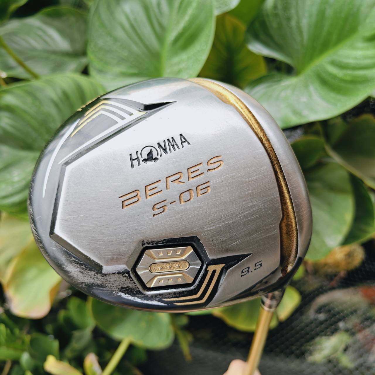 HONMA BERES S-06 Driver⭐⭐⭐ระดับ 3 ดาว – สุนทรียะแห่งพลังและความหรูหรา