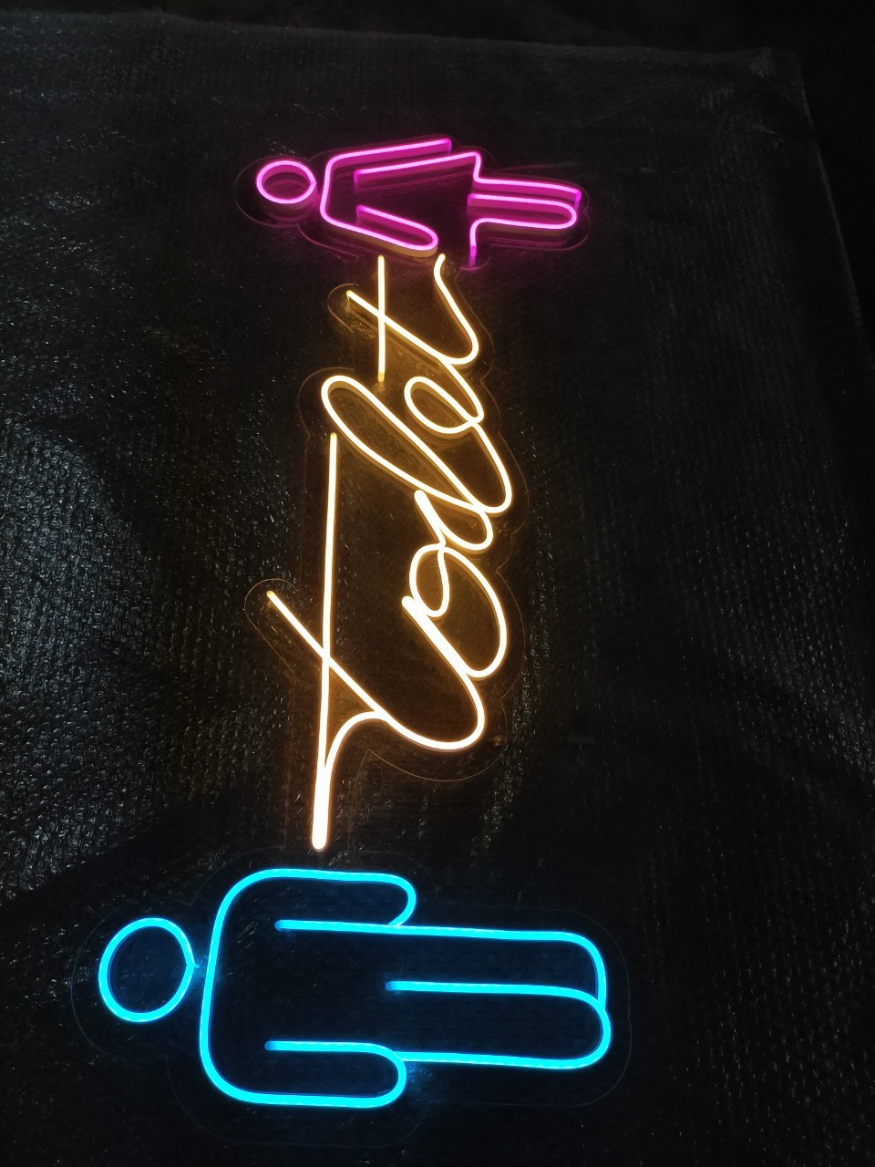 ไฟนีออน เฟค