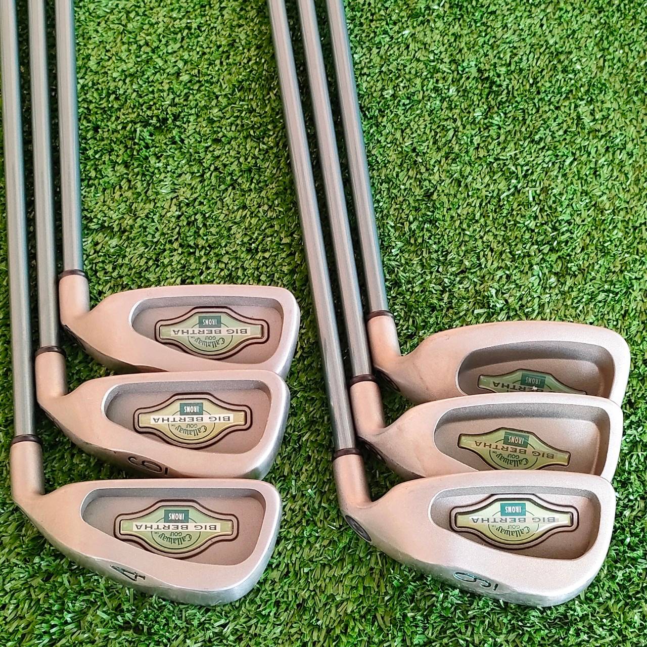 ** ไม้กอล์ฟสำหรับผู้หญิง ** ชุดเหล็ก CALLAWAY BIG BERTHA มีเหล็ก 4,6,8,9 เเละ PW ** ขาดเหล็ก 5 เเละ7 **
